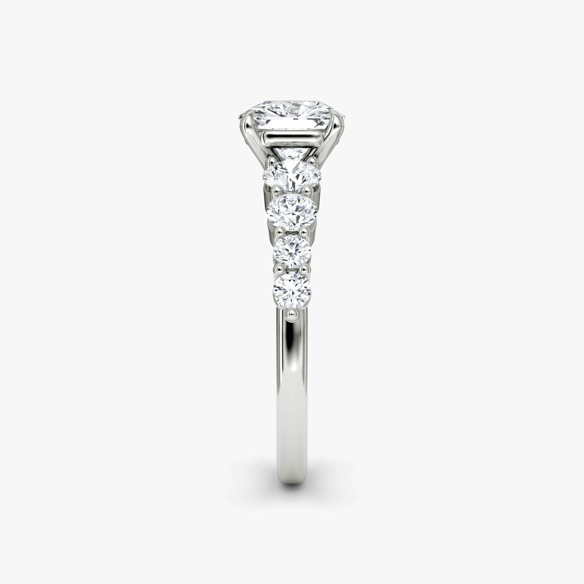 The Graduated Band | Asscher | 18k | White Gold | bandAccent: Plain | diamondOrientation: vertical | caratWeight: other
