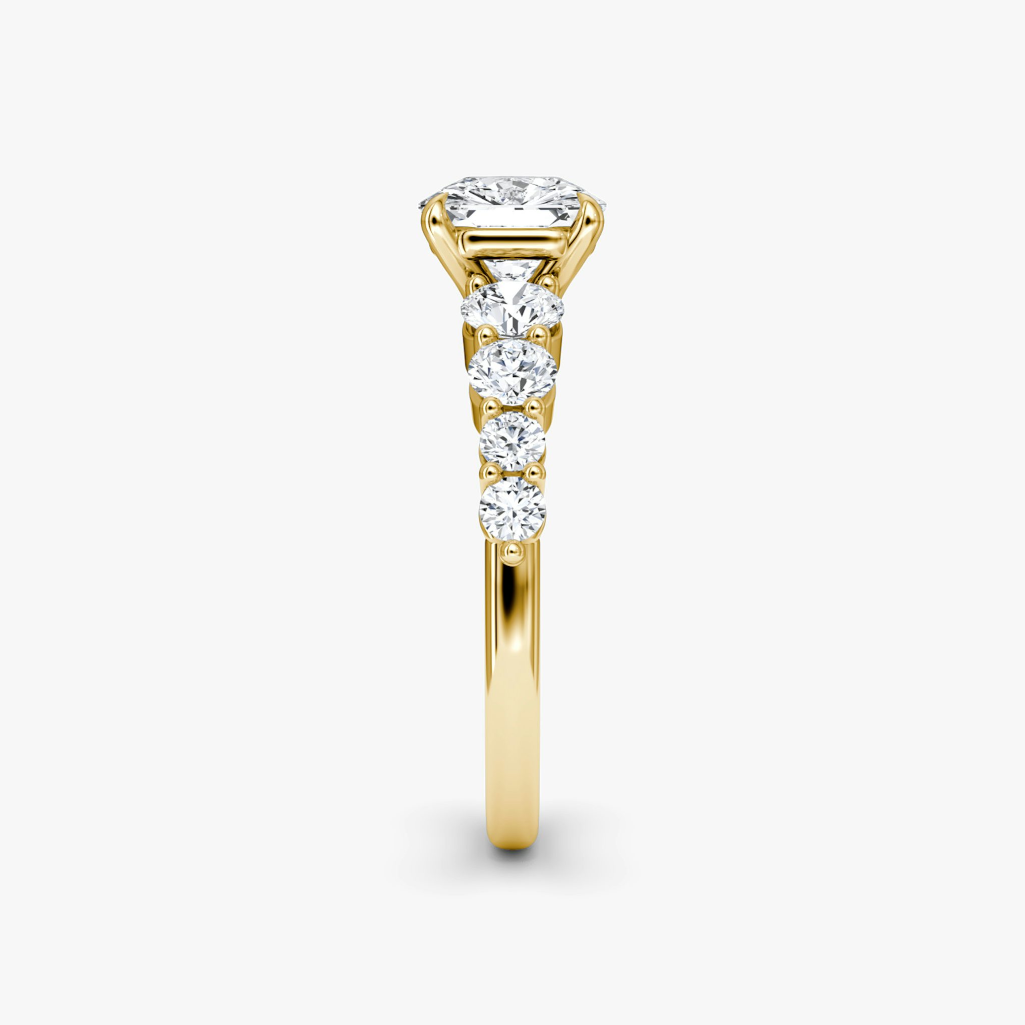 The Graduated Band | Asscher | 18k | Yellow Gold | bandAccent: Plain | diamondOrientation: vertical | caratWeight: other