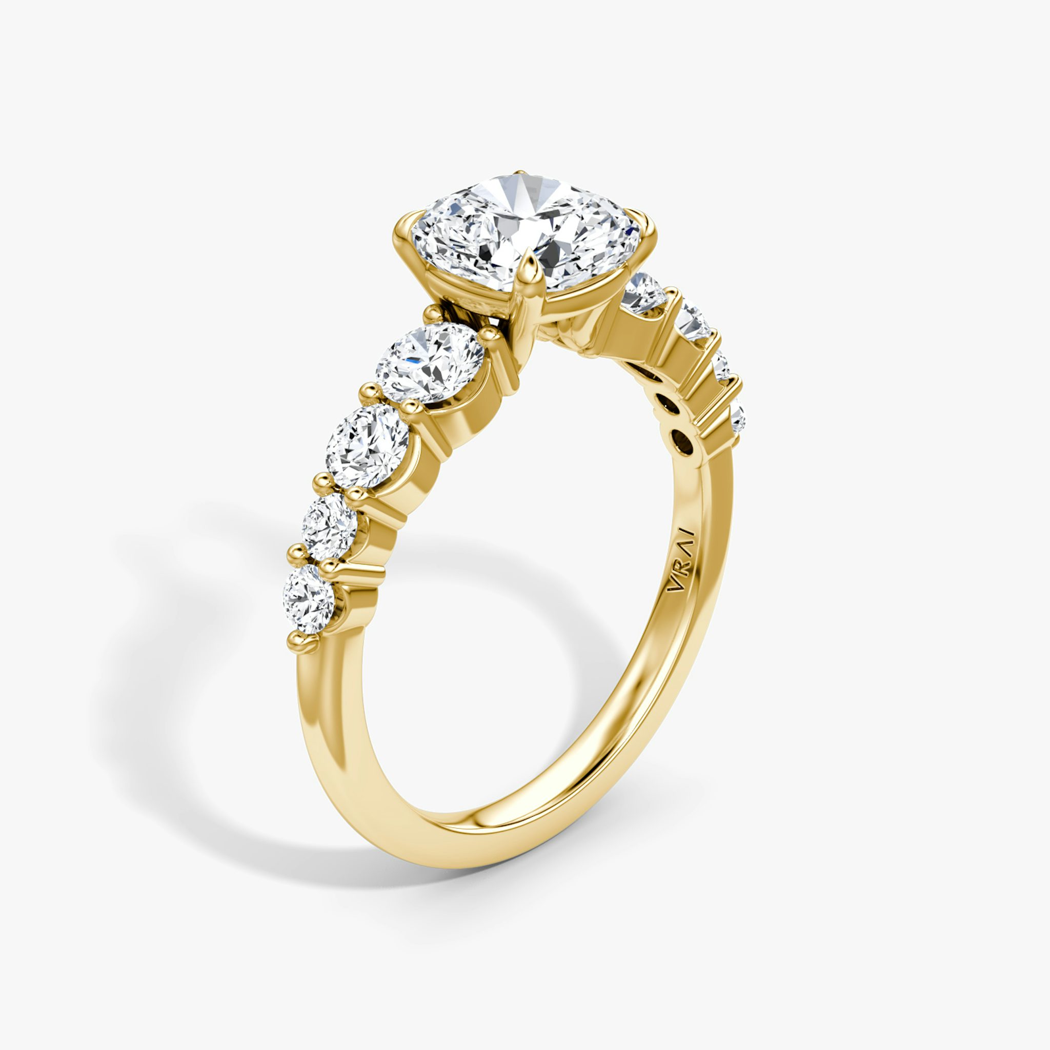 The Graduated Band | Cushion | 18k | Yellow Gold | bandAccent: Plain | diamondOrientation: vertical | caratWeight: other
