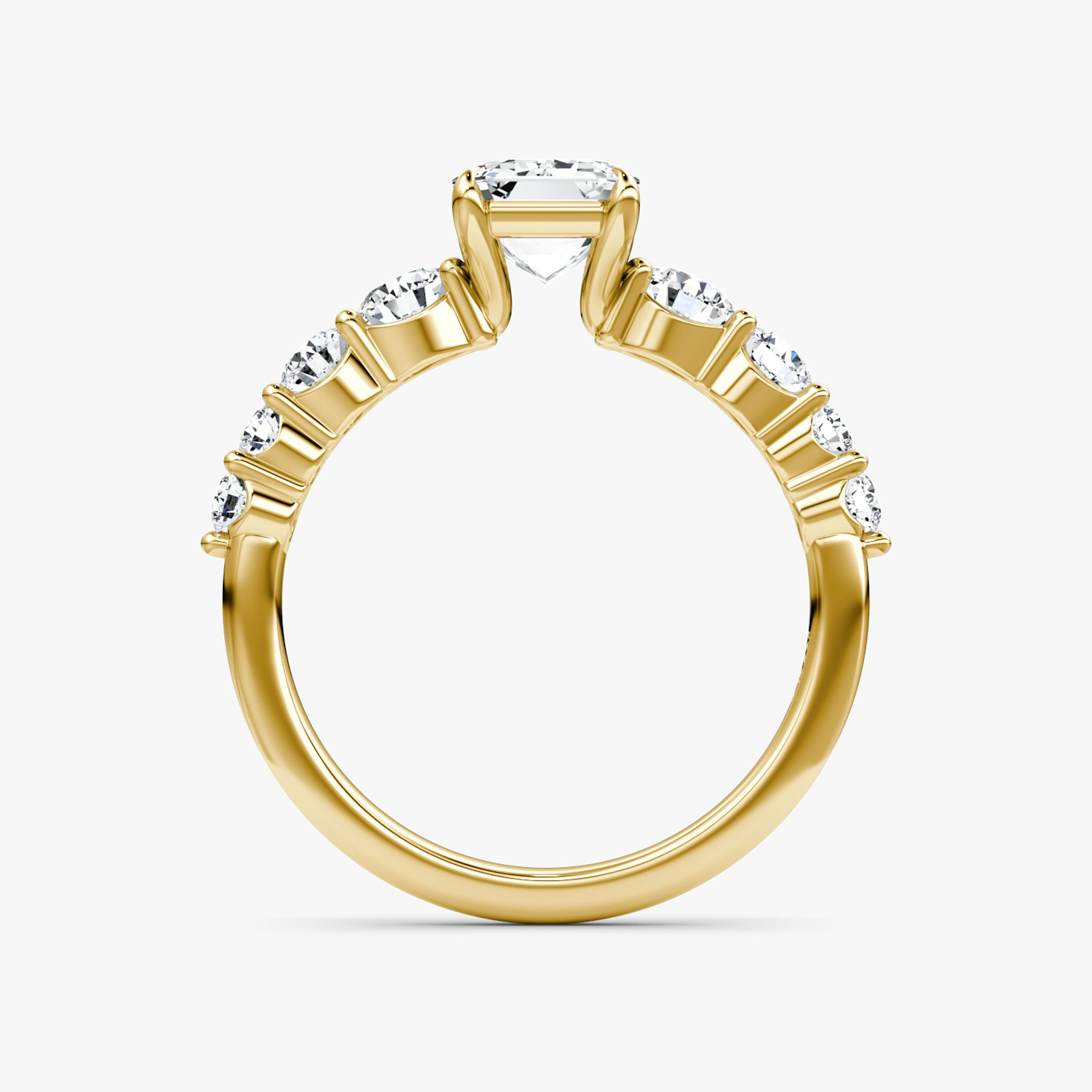 The Graduated Band | Emerald | 18k | Yellow Gold | bandAccent: Plain | diamondOrientation: vertical | caratWeight: other