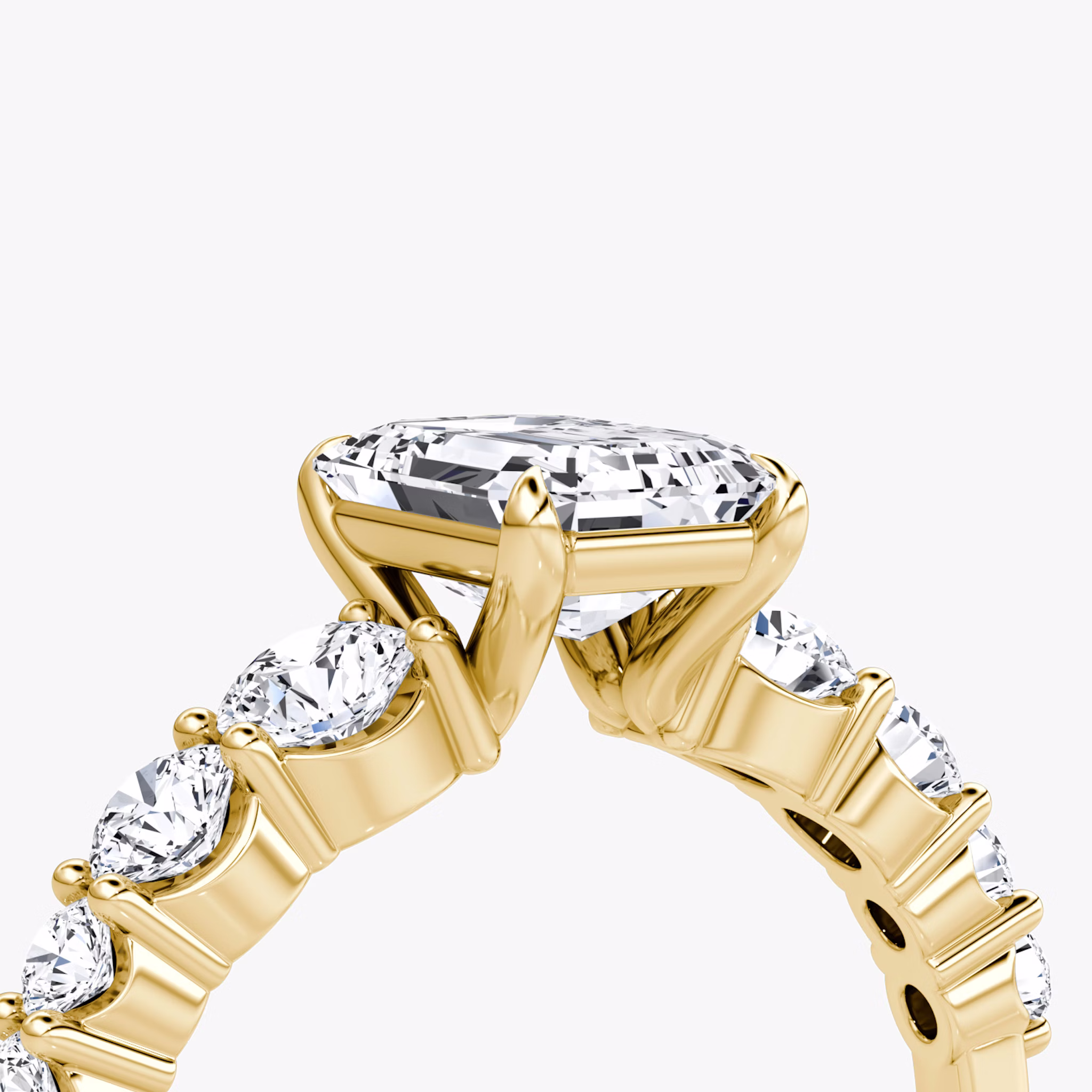 The Graduated Band | Emerald | 18k | Yellow Gold | bandAccent: Plain | diamondOrientation: vertical | caratWeight: other