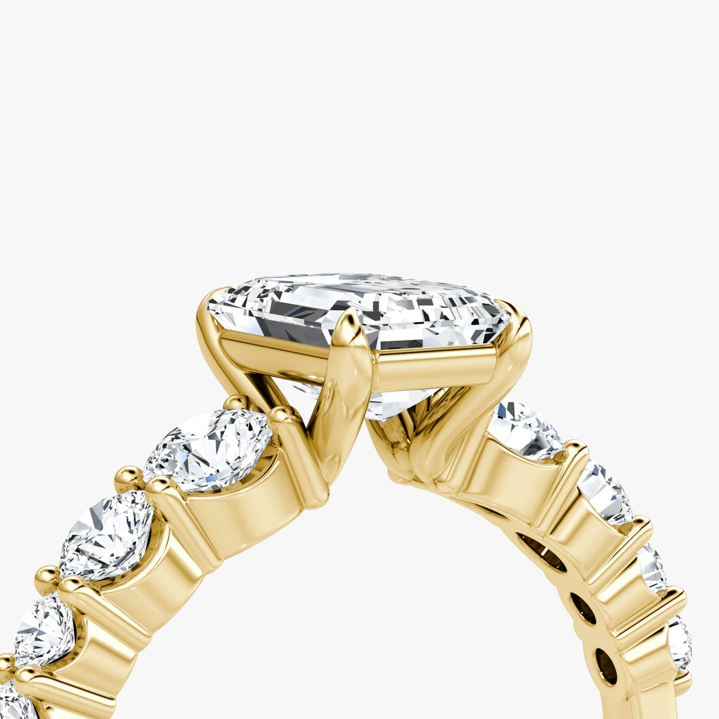 The Graduated Band | Emerald | 18k | Yellow Gold | bandAccent: Plain | diamondOrientation: vertical | caratWeight: other