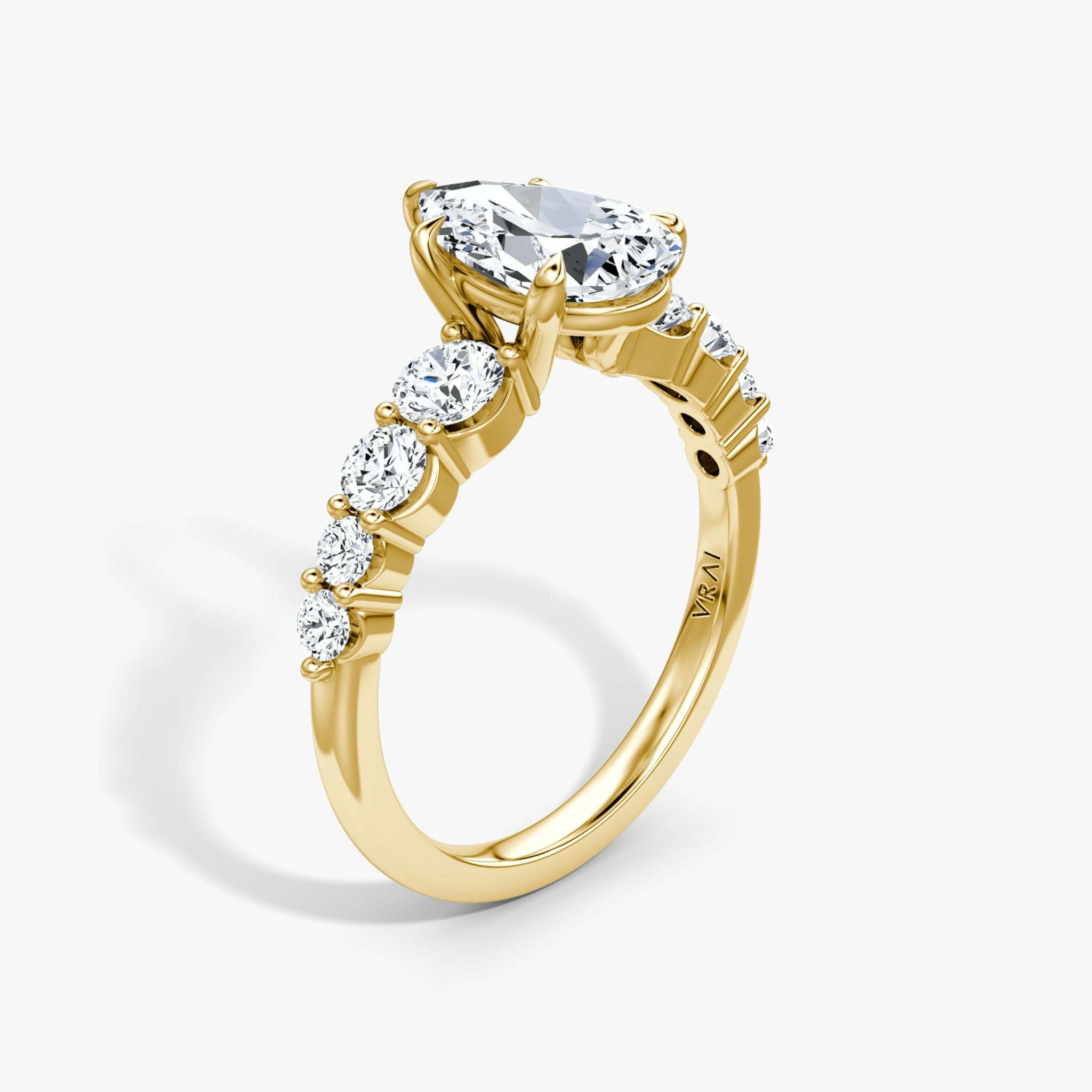 The Graduated Band | Pear | 18k | Yellow Gold | bandAccent: Plain | diamondOrientation: vertical | caratWeight: other