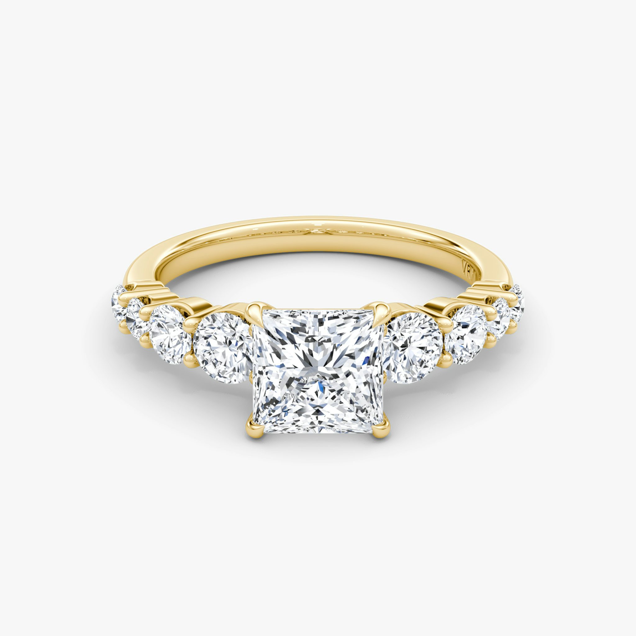 The Graduated Band | Princess | 18k | Yellow Gold | bandAccent: Plain | diamondOrientation: vertical | caratWeight: other