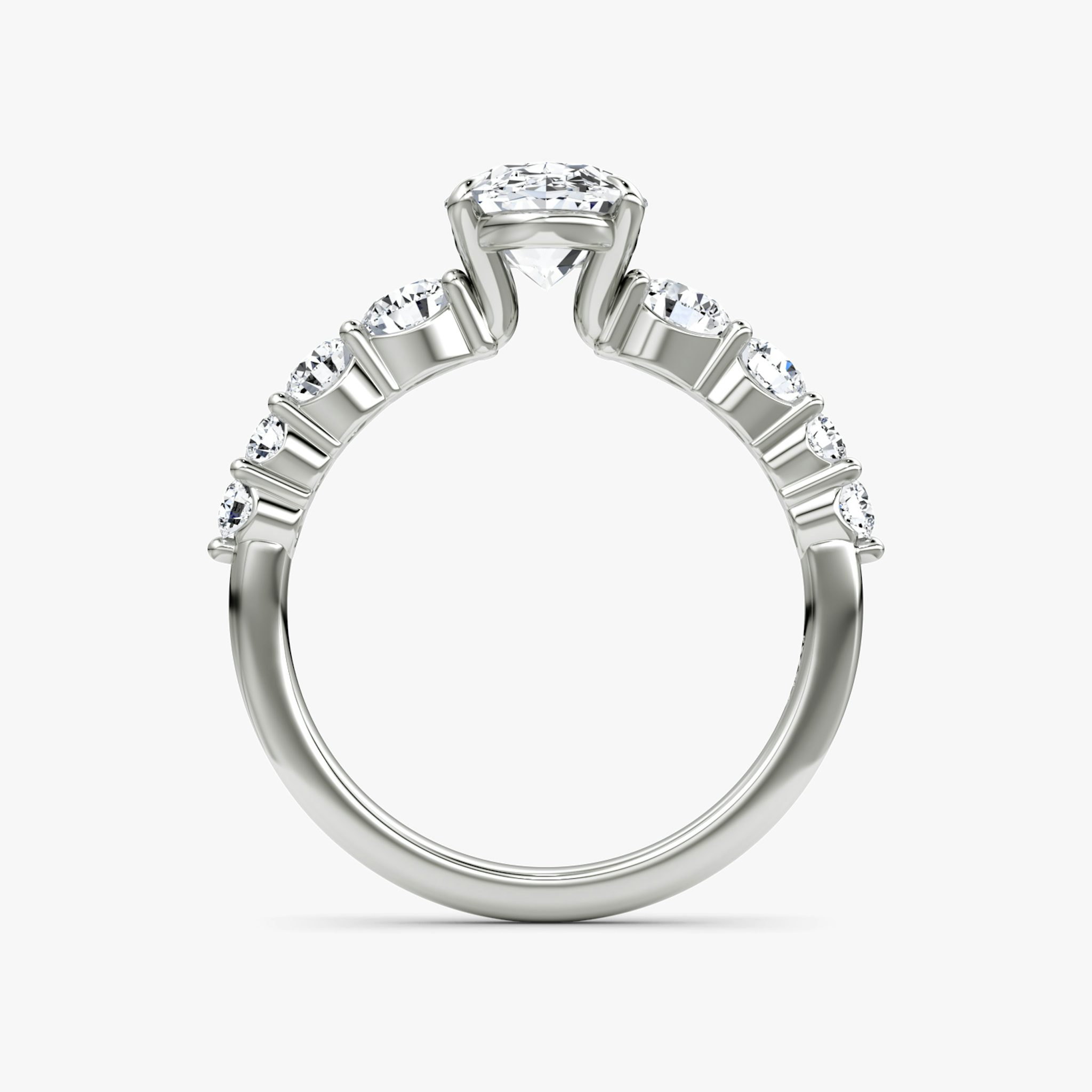 The Graduated Band | Oval | Platinum | bandAccent: Plain | diamondOrientation: vertical | caratWeight: other
