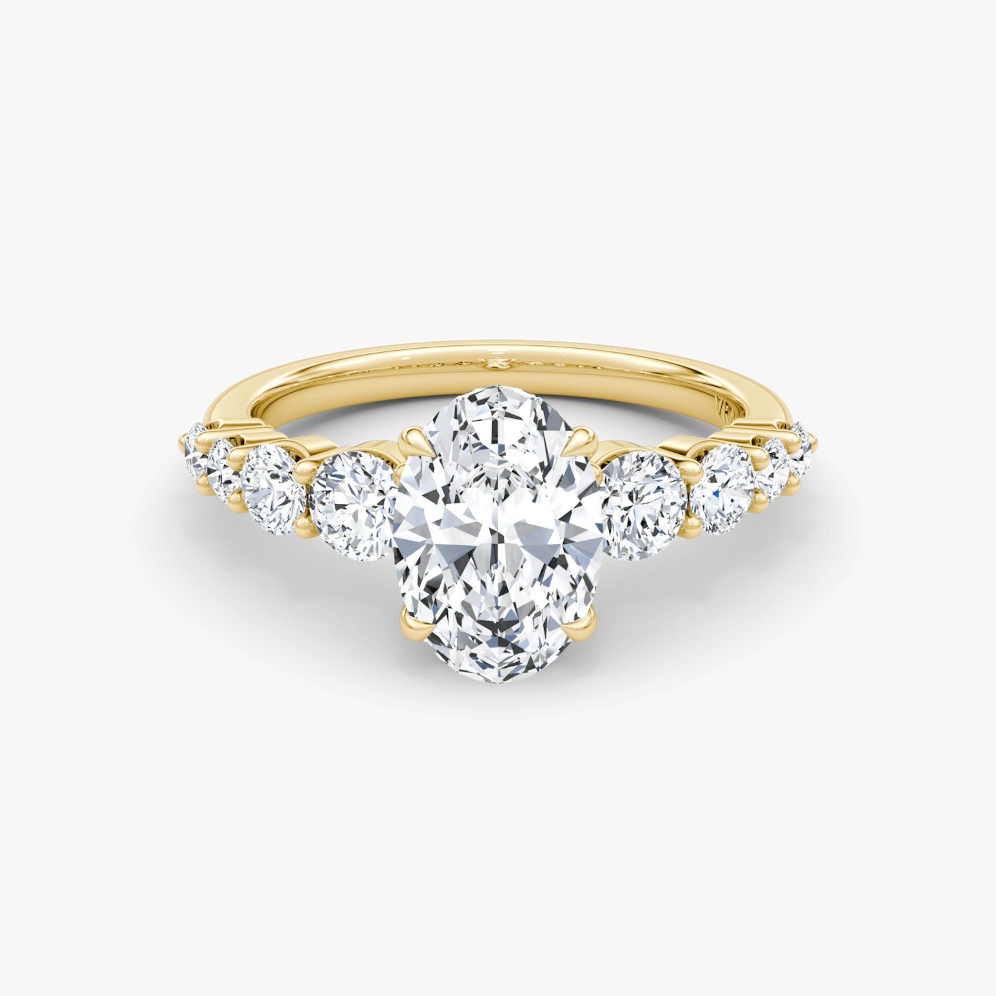 The Graduated Band | Oval | 18k | Yellow Gold | bandAccent: Plain | diamondOrientation: vertical | caratWeight: other