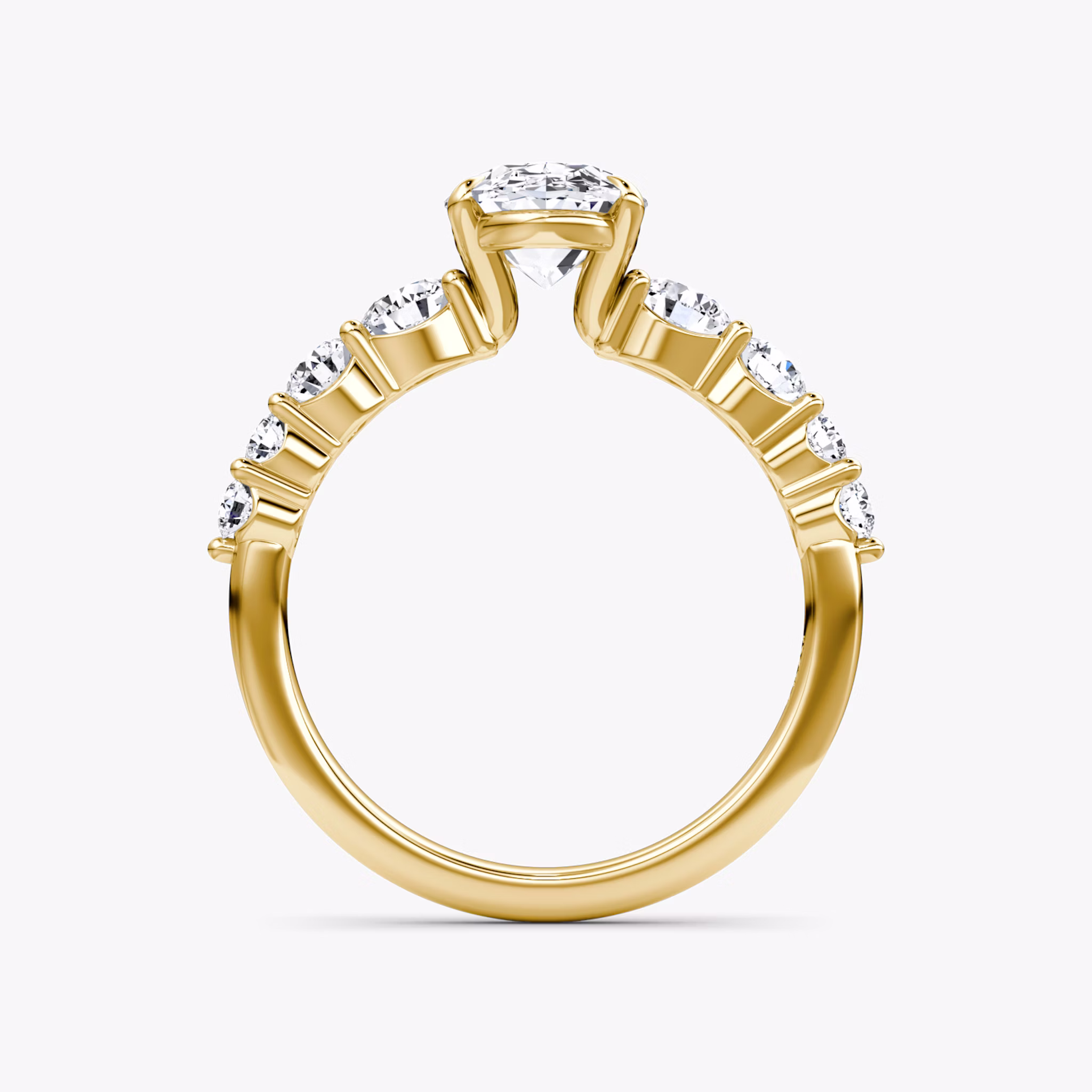 The Graduated Band | Oval | 18k | Yellow Gold | bandAccent: Plain | diamondOrientation: vertical | caratWeight: other