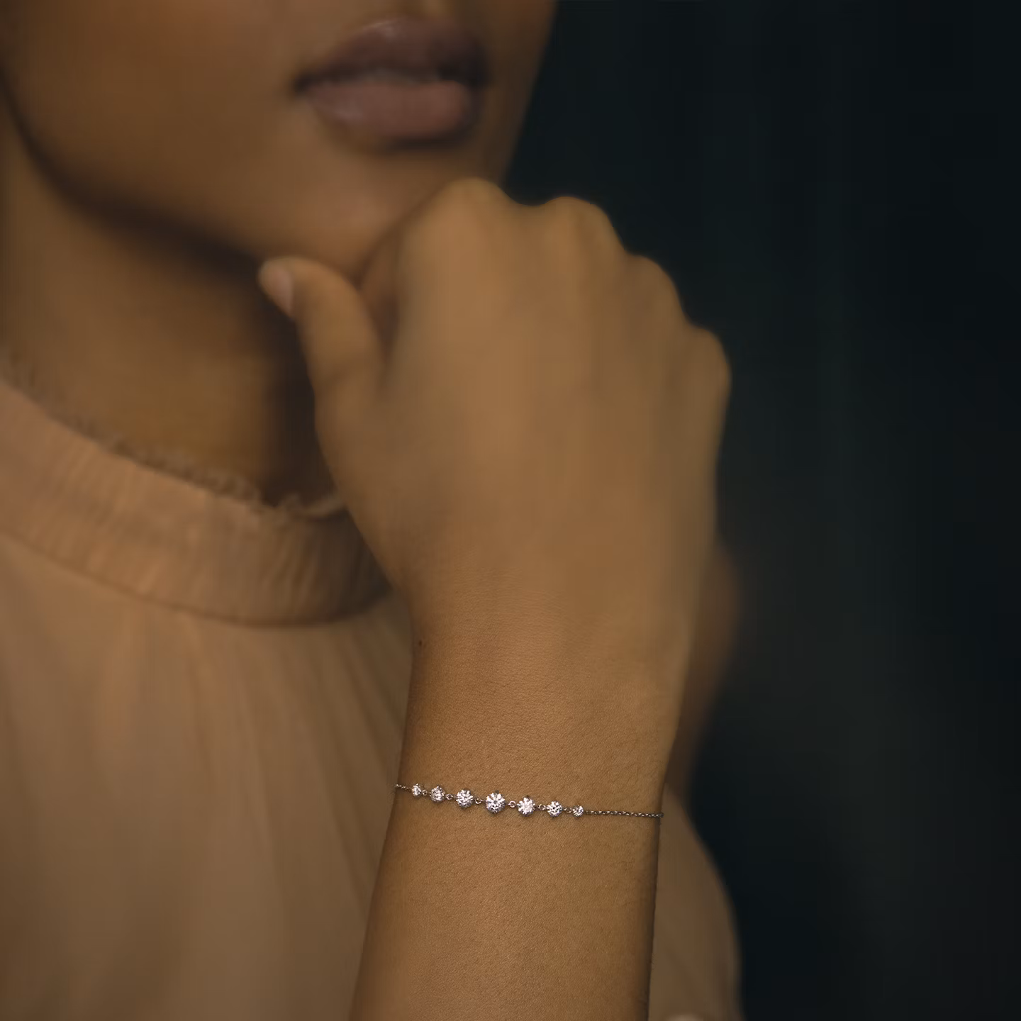 Linked Tennis Bracelet | Round Brilliant | 14k | Yellow Gold | diamondSize: petite | chainLength: 6.5-7
