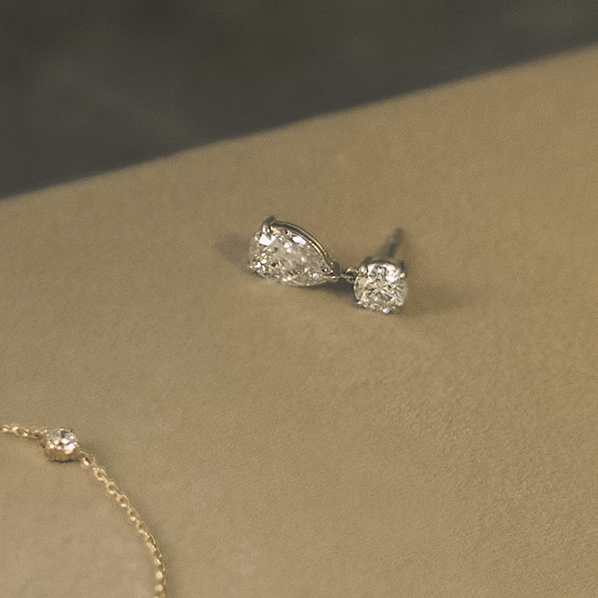 Duo Drop Earring | pear+round-brilliant | 14k | Yellow Gold