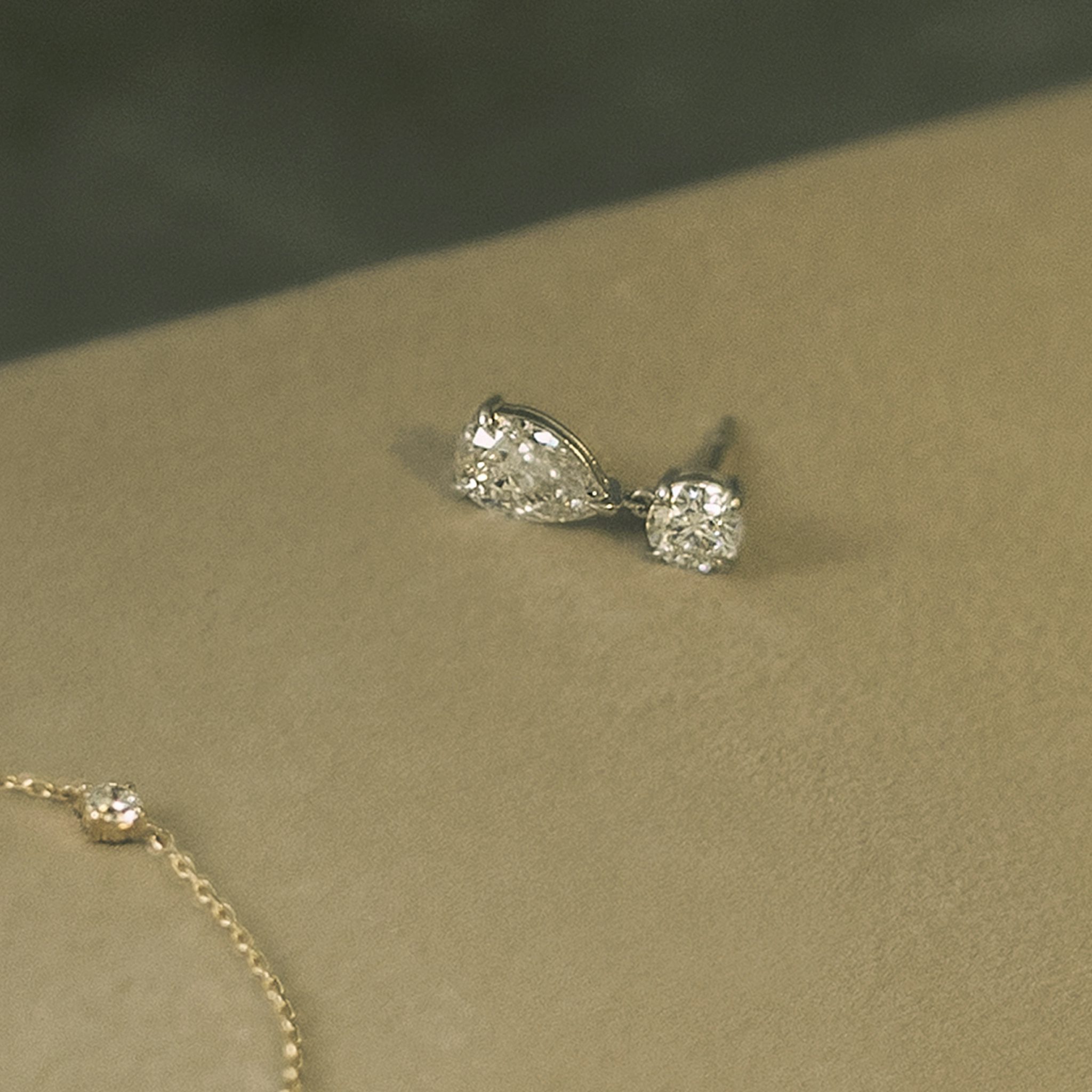 Duo Drop Earring | pear+round-brilliant | 14k | Yellow Gold