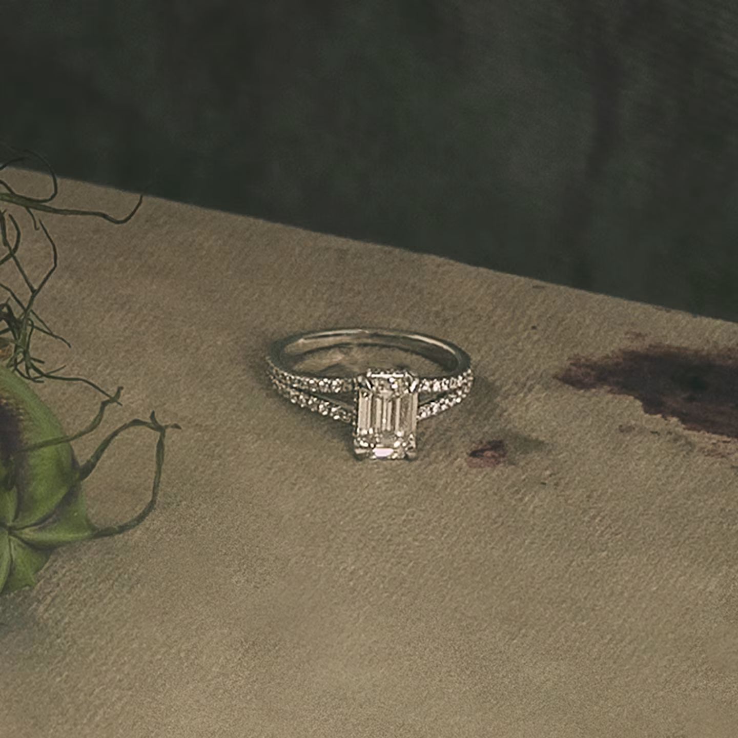 The Floating Split Band | Princess | Platinum | bandAccent: Pavé | diamondOrientation: vertical | caratWeight: other