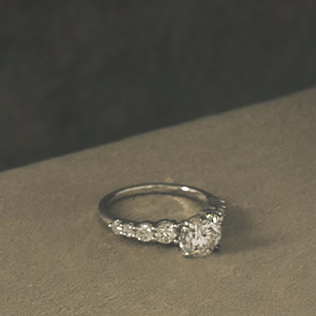 The Graduated Band | Round Brilliant | 18k | White Gold | bandAccent: Plain | caratWeight: other | diamondOrientation: vertical