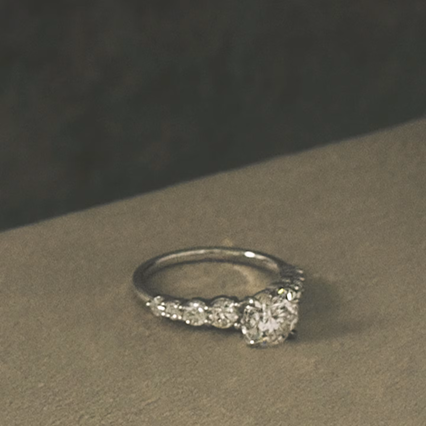 The Graduated Band | Oval | 14k | Rose Gold | bandAccent: Plain | diamondOrientation: vertical | caratWeight: other