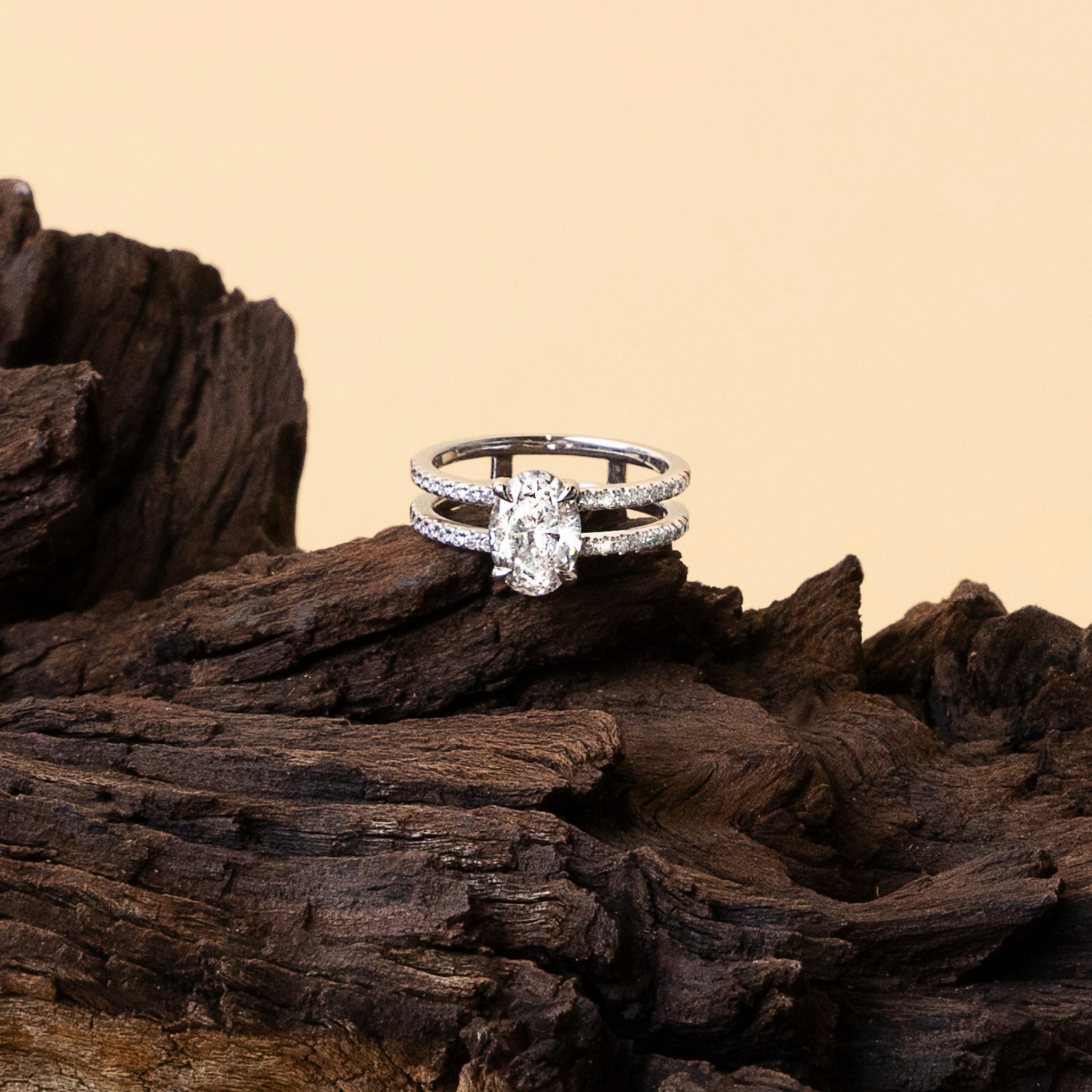 The Double Band | Oval | Platinum | bandAccent: Pavé | bandStoneShape: Baguette | diamondOrientation: vertical | caratWeight: other