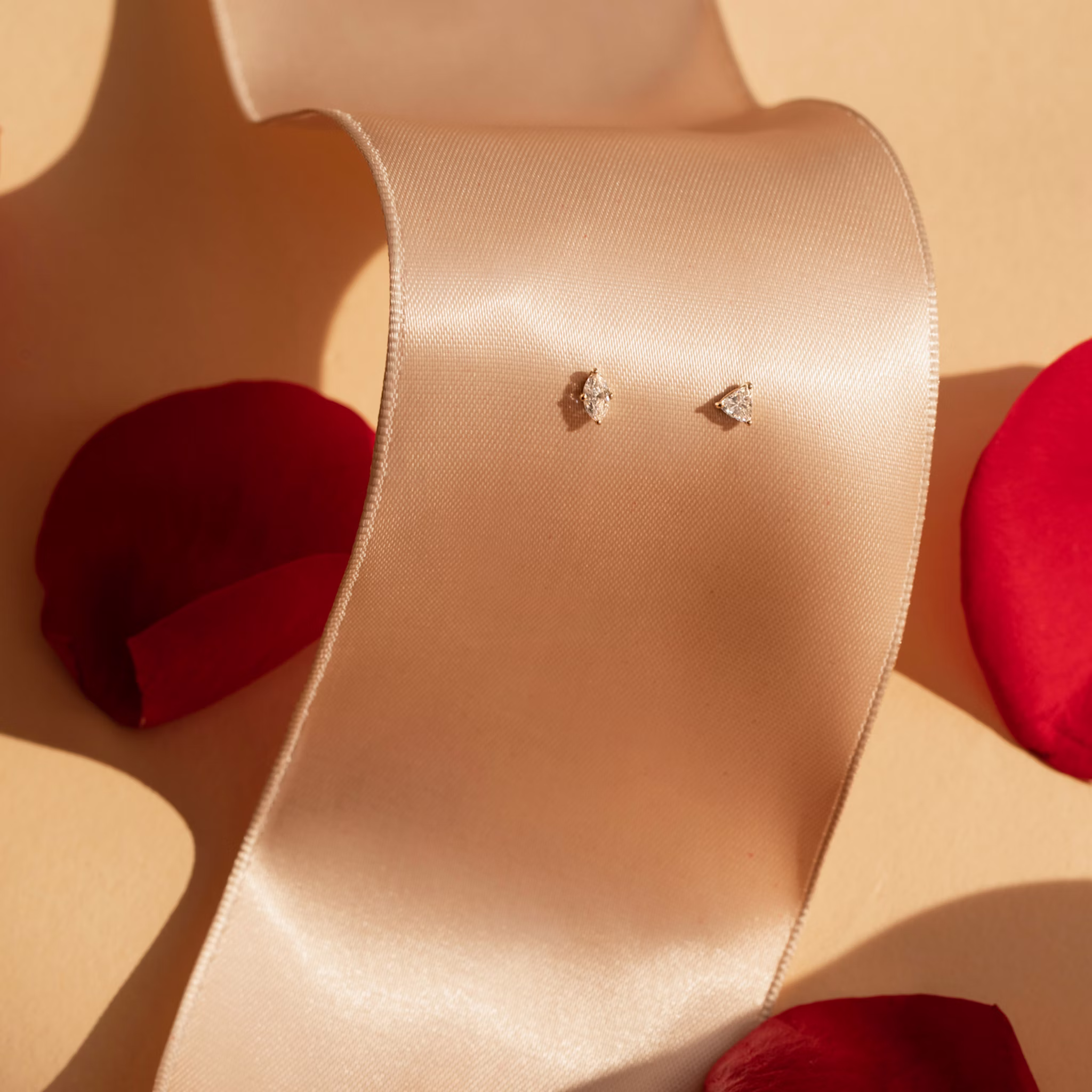 Petite Solitaire Stud | Marquise | 14k | White Gold