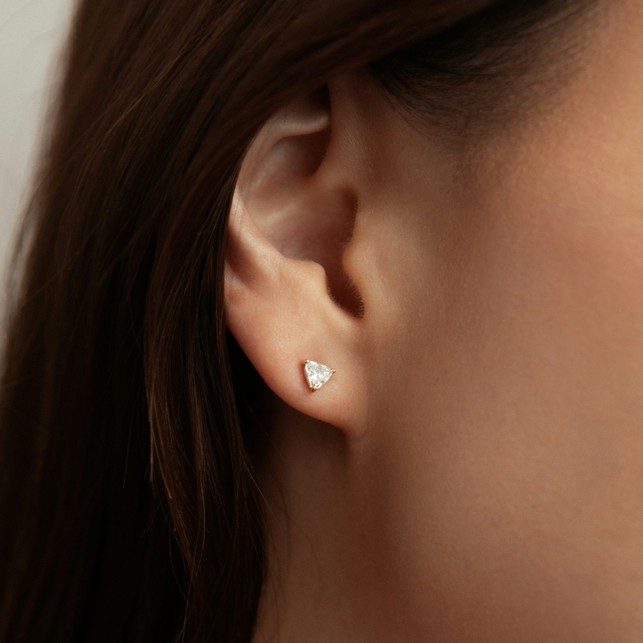 Petite Solitaire Stud | Trillion | 14k | White Gold