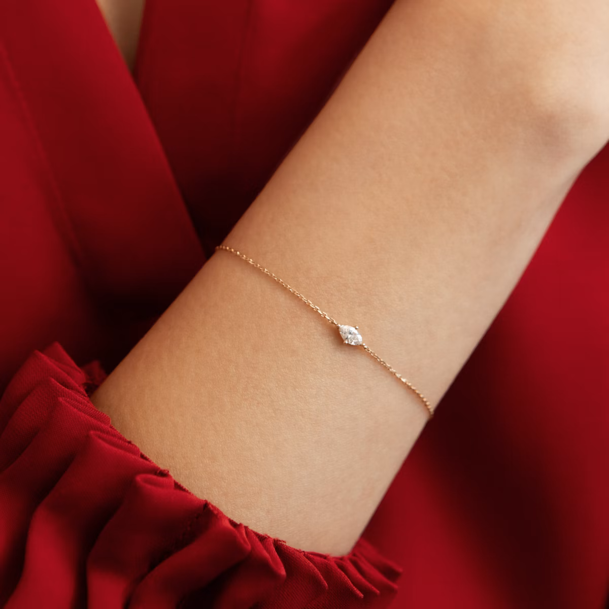 Petite Solitaire Bracelet | Marquise | Sterling Silver | chainLength: 6.5-7
