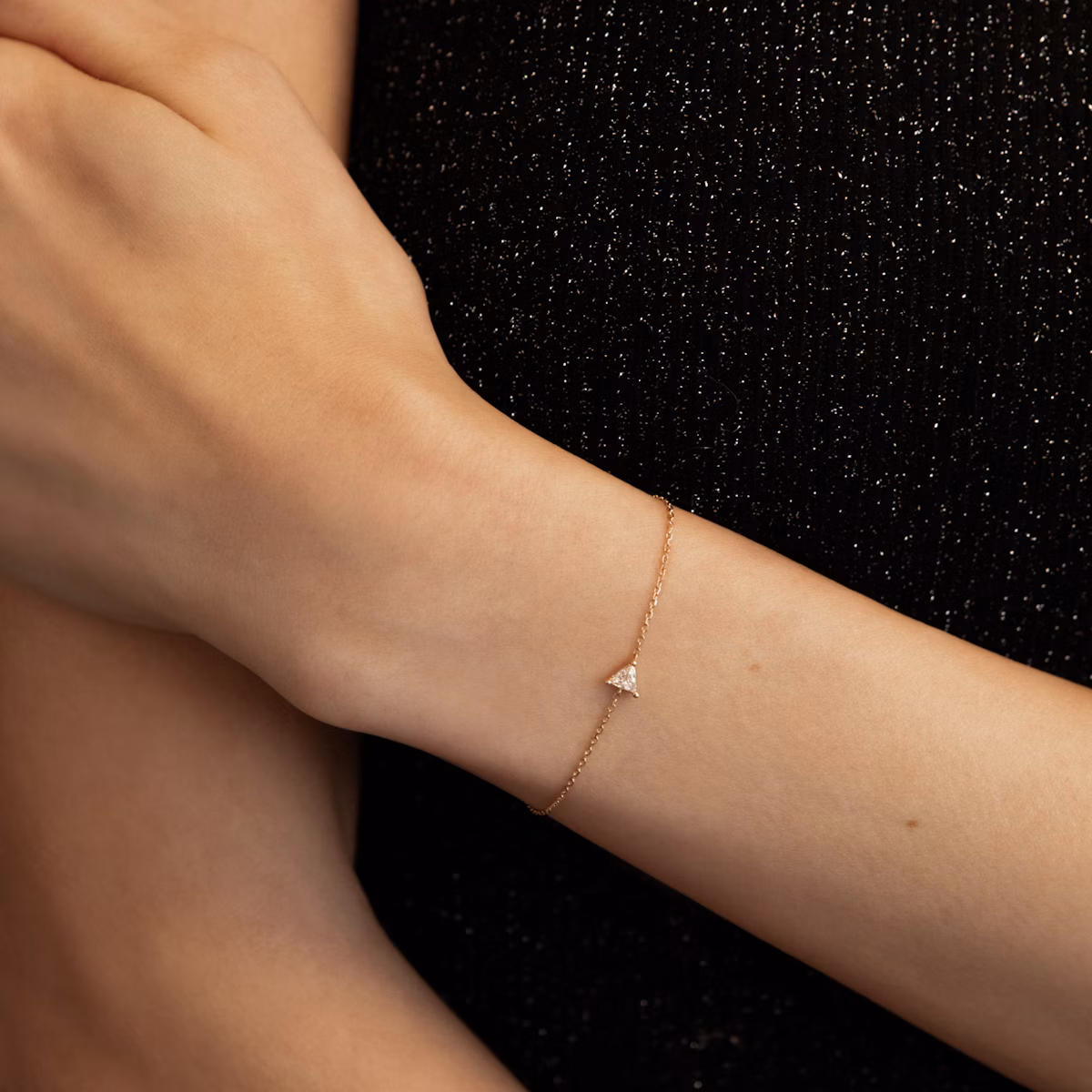 Petite Solitaire Bracelet | Trillion | 14k | White Gold | chainLength: 6.5-7