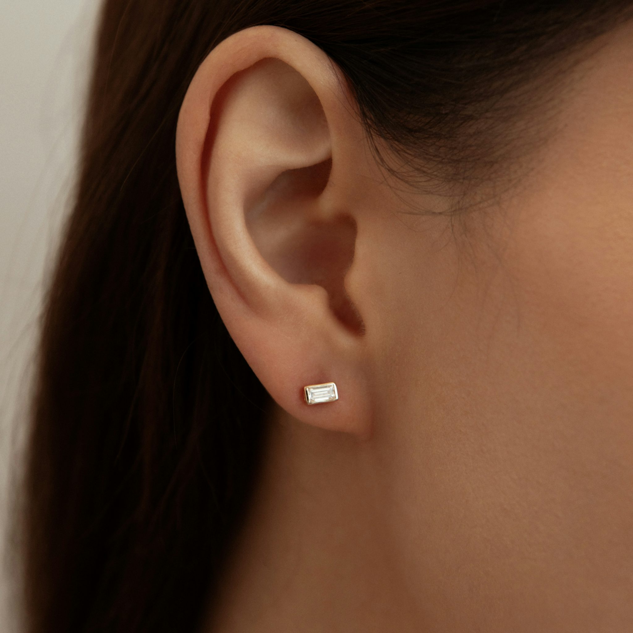 Bezel Solitaire Stud | Baguette | 14k | Yellow Gold | caratWeight: 0.10ct