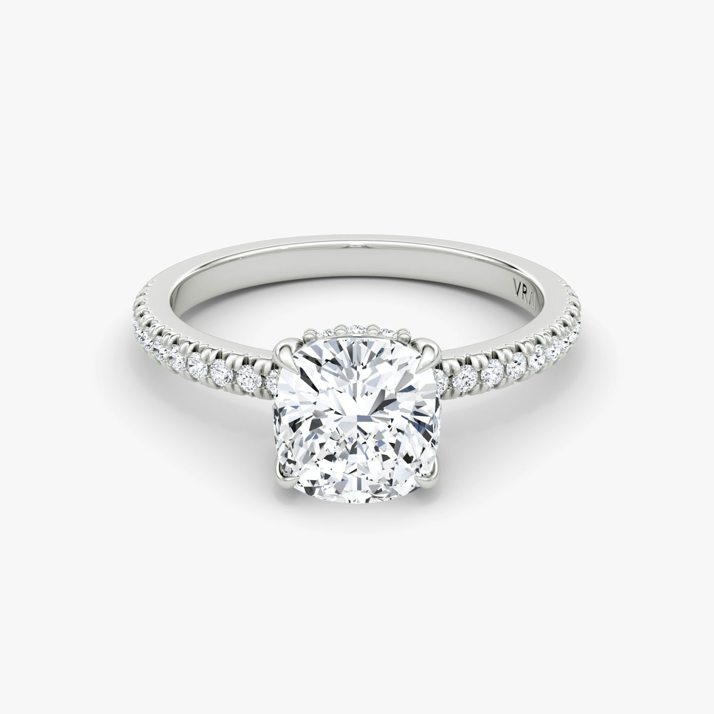Floating Solitaire | Cushion | 18k | Weißgold | bandAccent: Mit Pavé-Besatz | diamondOrientation: vertical | caratWeight: other