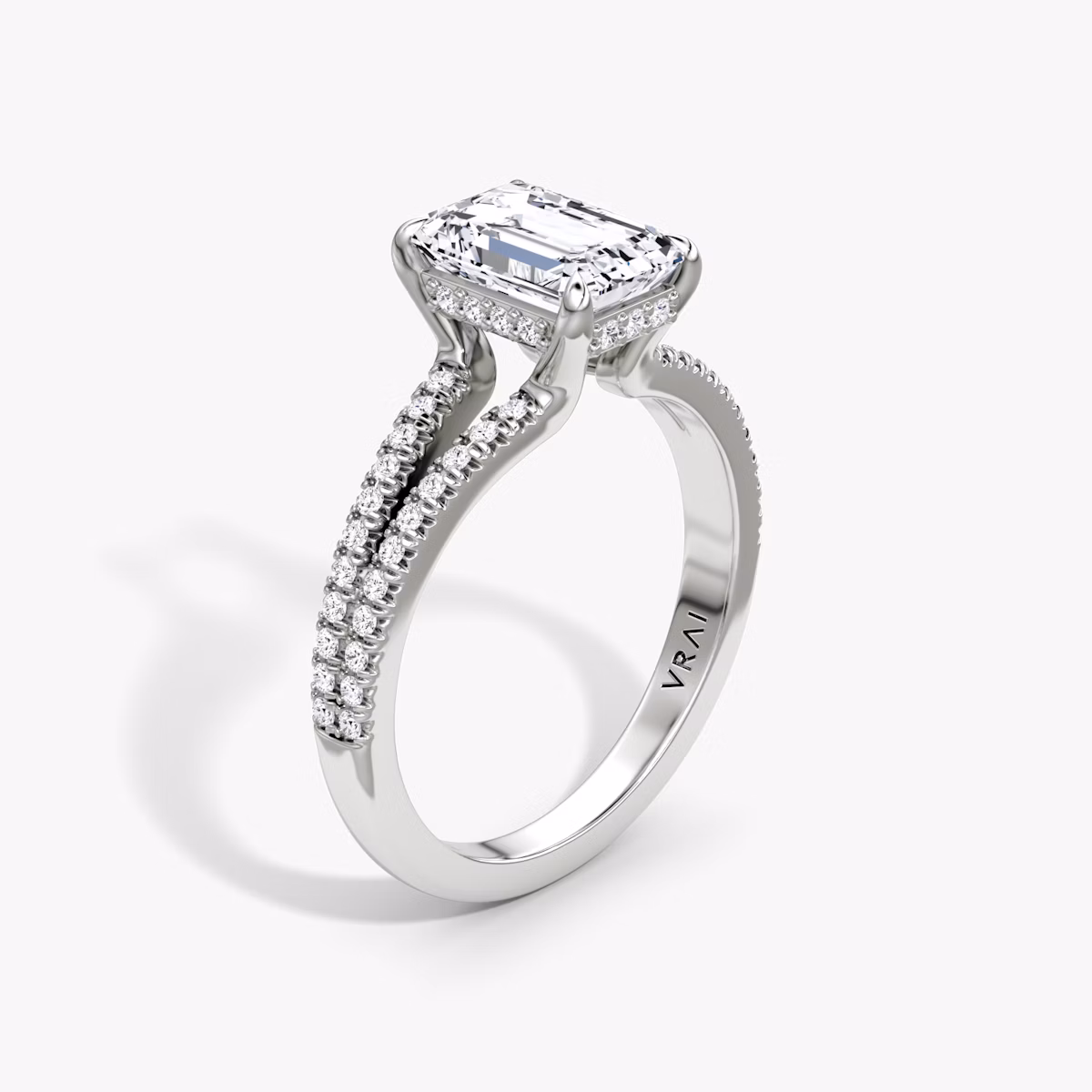The Floating Split Band | Emerald | 18k | White Gold | bandAccent: Pavé | diamondOrientation: vertical | caratWeight: other