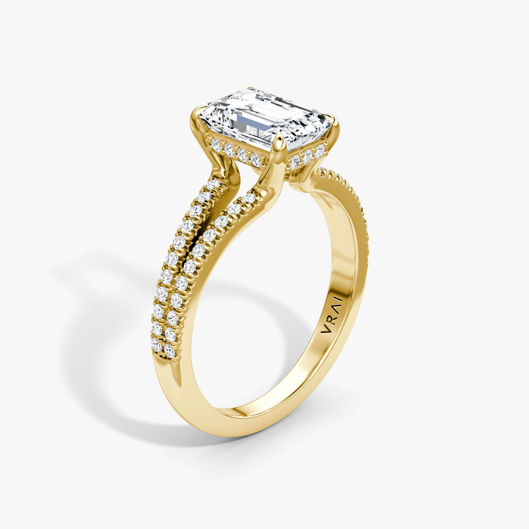 The Floating Split Band | Emerald | 18k | Yellow Gold | bandAccent: Pavé | diamondOrientation: vertical | caratWeight: other
