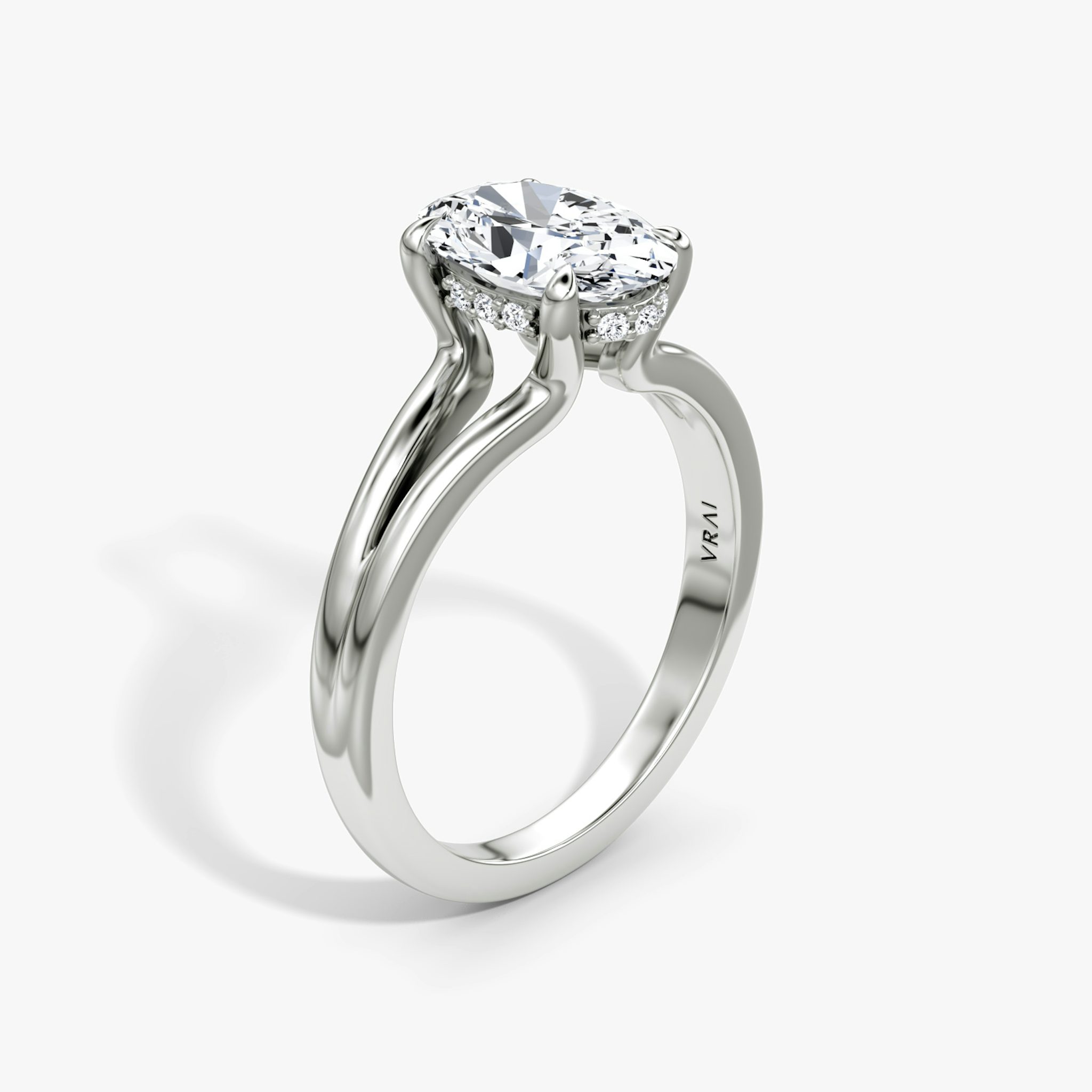 The Floating Split Band | Oval | 18k | White Gold | bandAccent: Plain | diamondOrientation: vertical | caratWeight: other