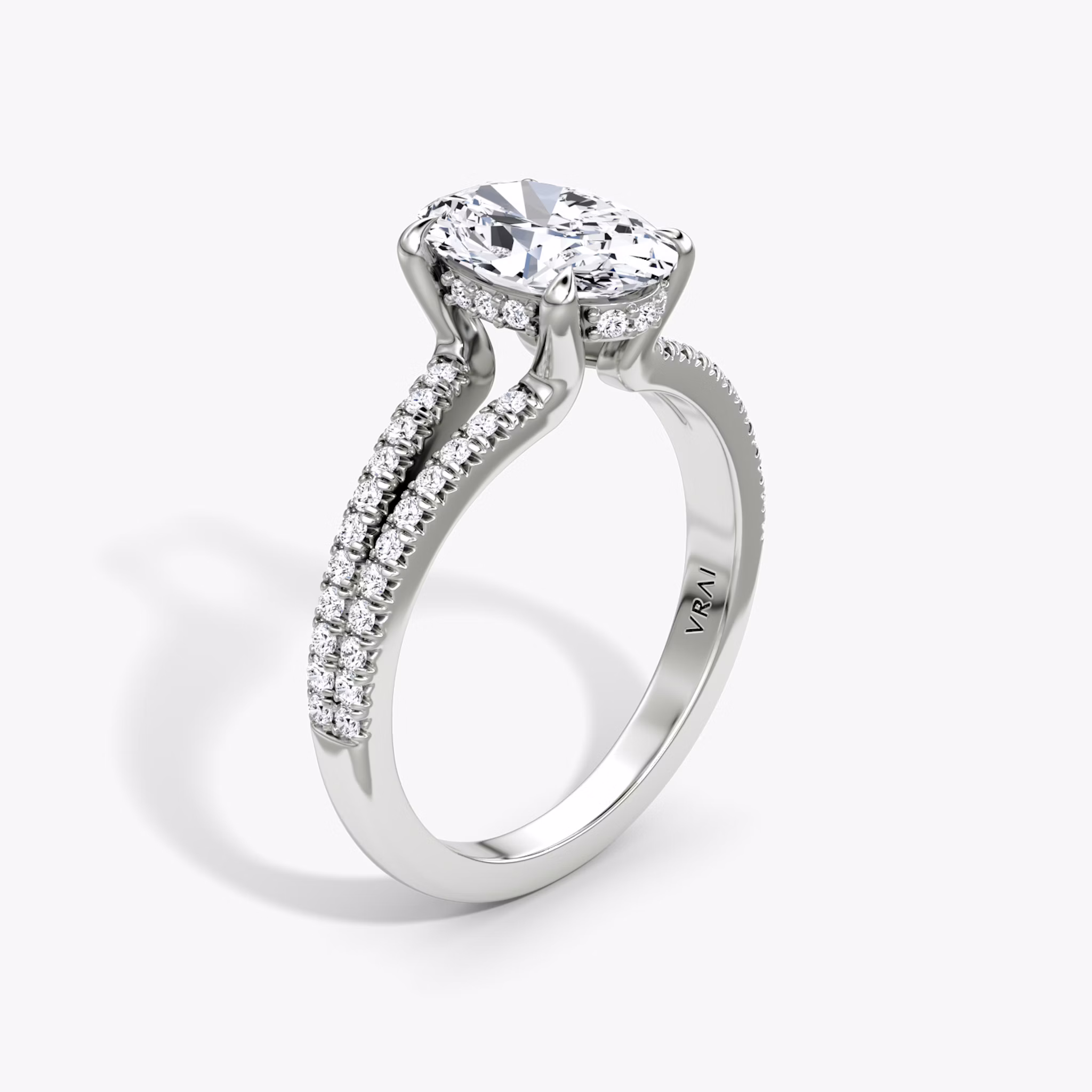 The Floating Split Band | Oval | 18k | White Gold | bandAccent: Pavé | diamondOrientation: vertical | caratWeight: other