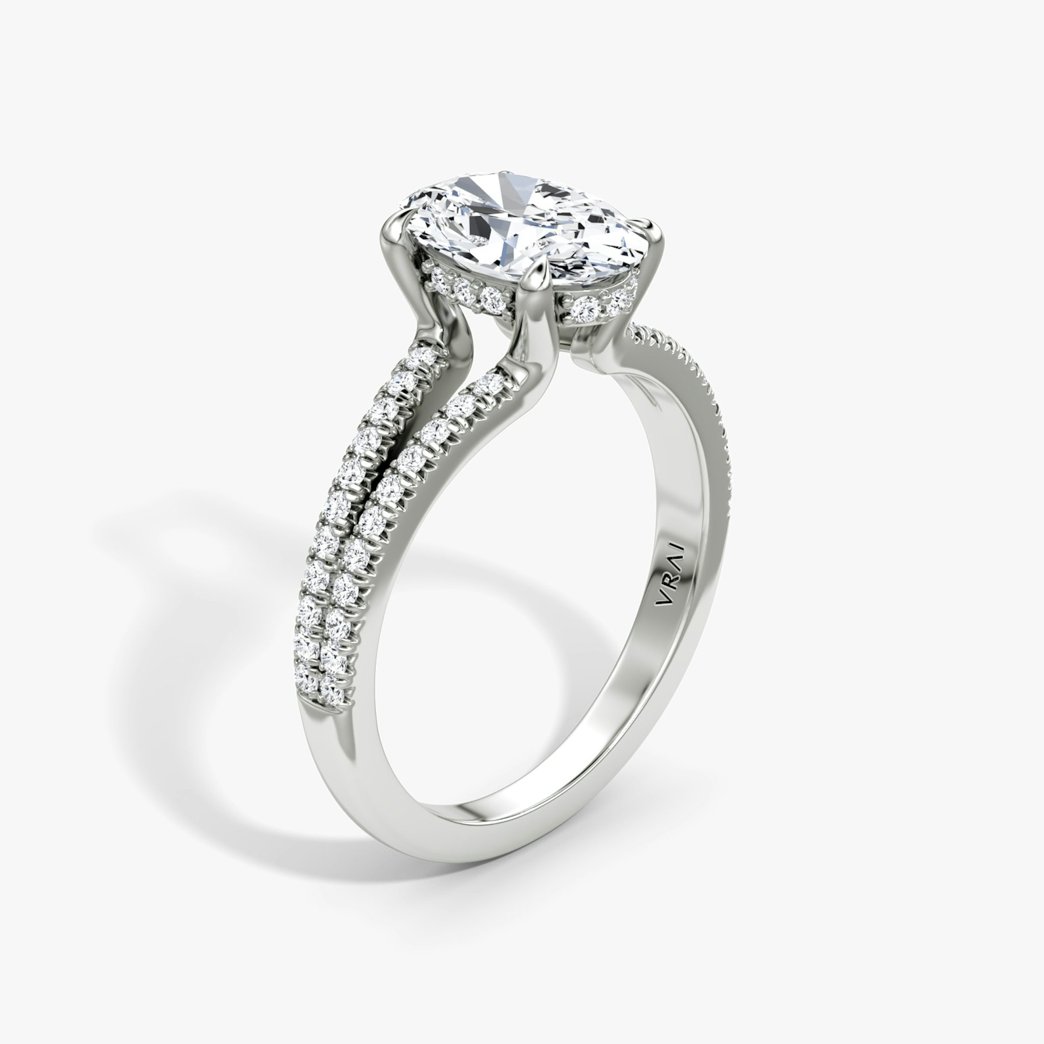 The Floating Split Band | Oval | 18k | White Gold | bandAccent: Pavé | diamondOrientation: vertical | caratWeight: other