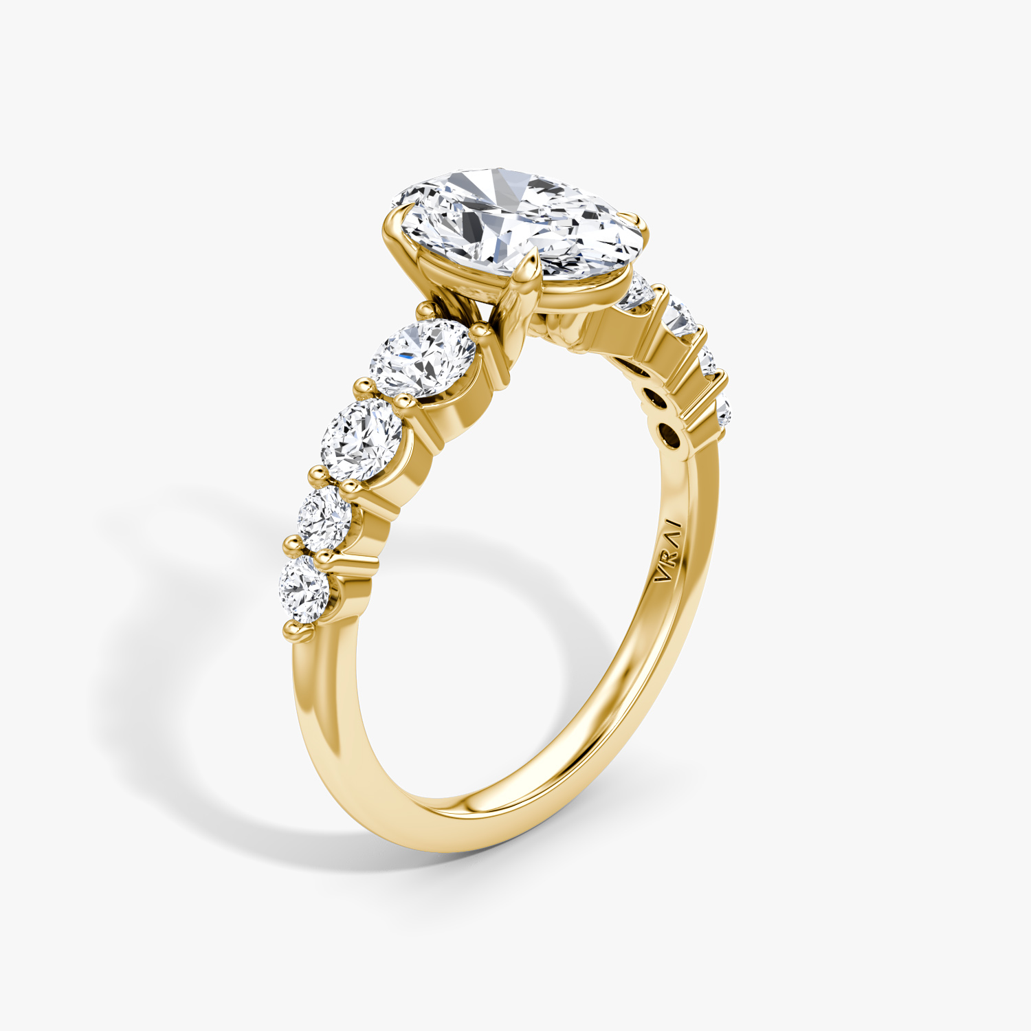 Anillo de compromiso Graduated | Oval | 18k | Oro amarillo | bandAccent: Simple | diamondOrientation: vertical | caratWeight: other