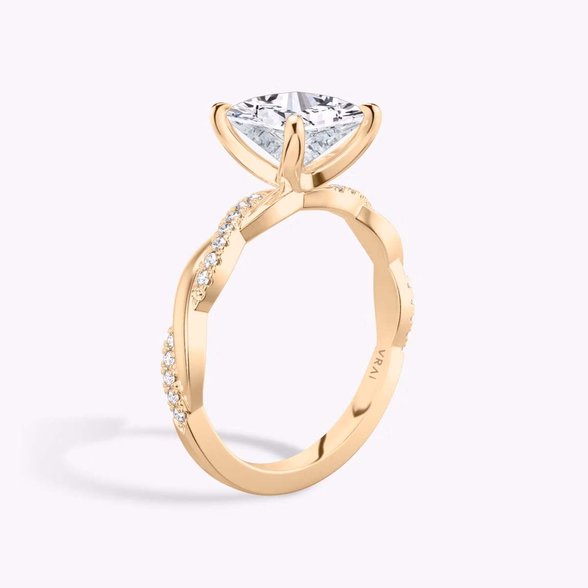 Twisted Classic | Princess | 14k | Roségold | bandAccent: Mit Pavé-Besatz | diamondOrientation: vertical | caratWeight: other