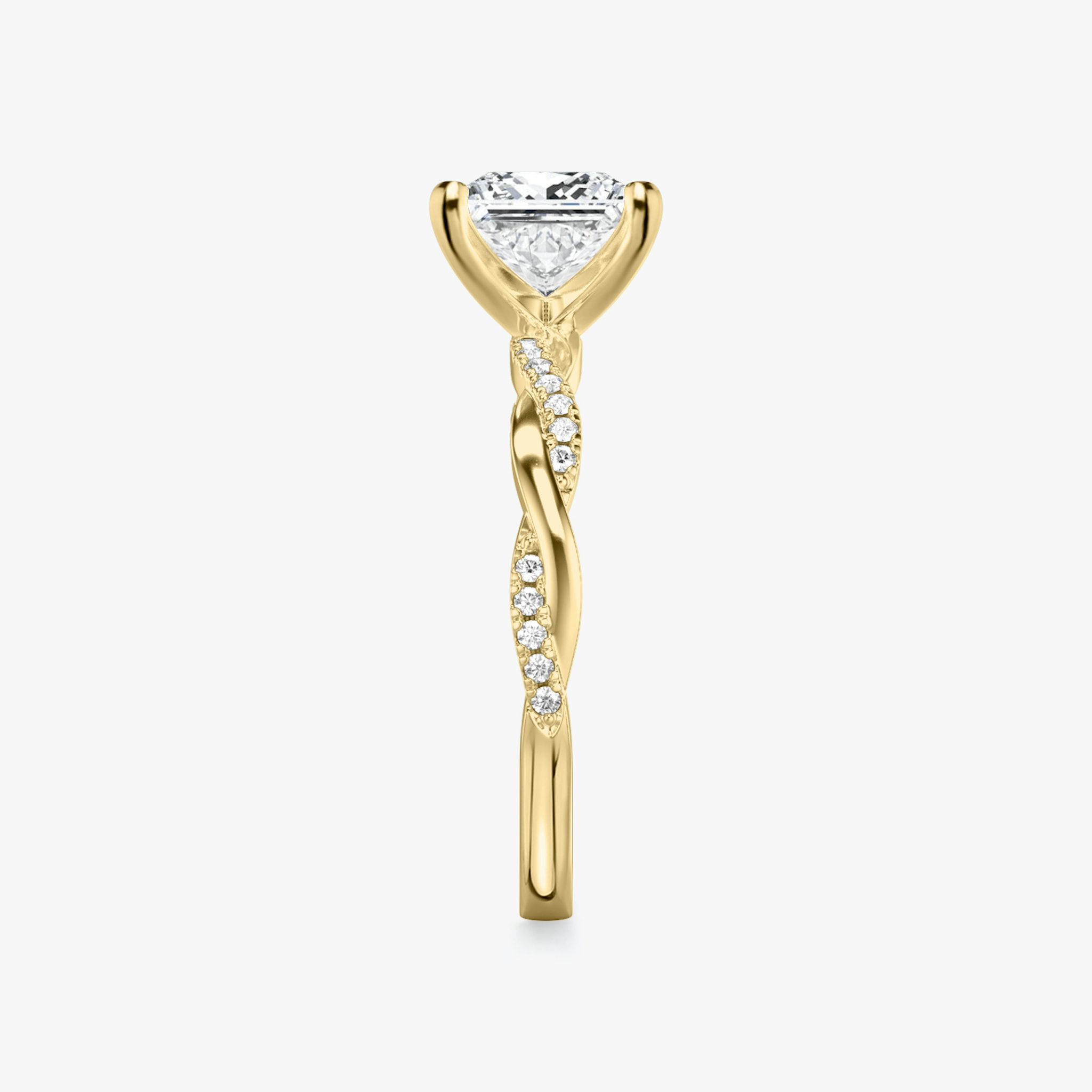 The Twisted Classic | Princess | 18k | Yellow Gold | bandAccent: Pavé | diamondOrientation: vertical | caratWeight: other