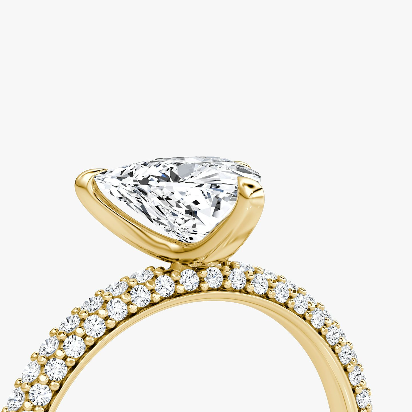 Bague de fiançailles Pavé Dome | Trillion | 18k | Or jaune | bandAccent: Pavé | diamondOrientation: vertical | caratWeight: other