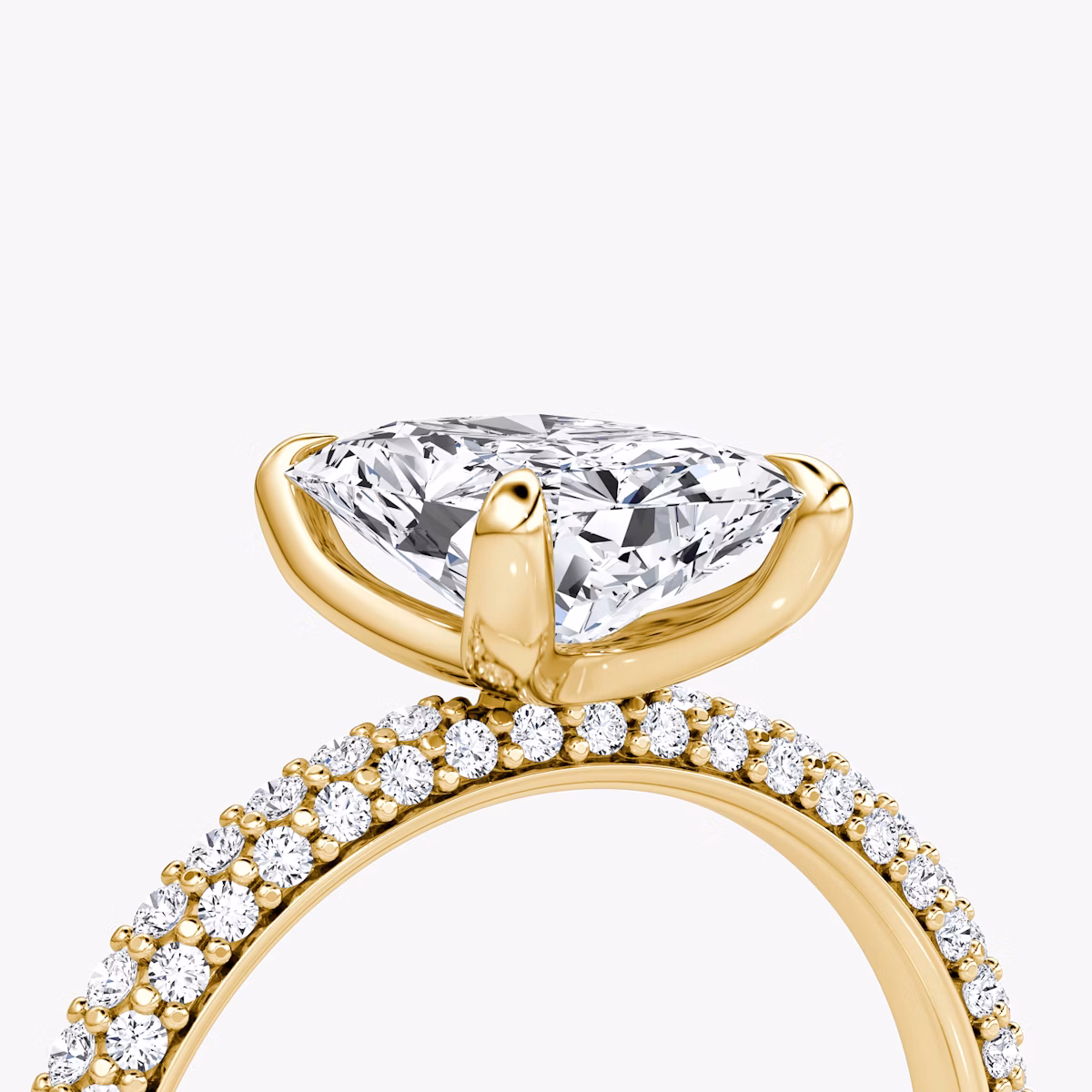 Pavé Dome | Radiant | 18k | Gelbgold | bandAccent: Mit Pavé-Besatz | diamondOrientation: vertical | caratWeight: other