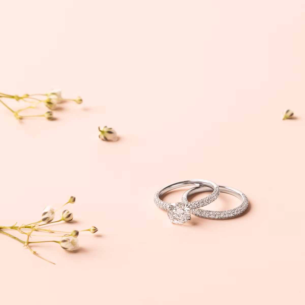 The Pavé Dome | Round Brilliant | 18k | Yellow Gold | bandAccent: Pavé | caratWeight: 1.0ct | diamondOrientation: vertical
