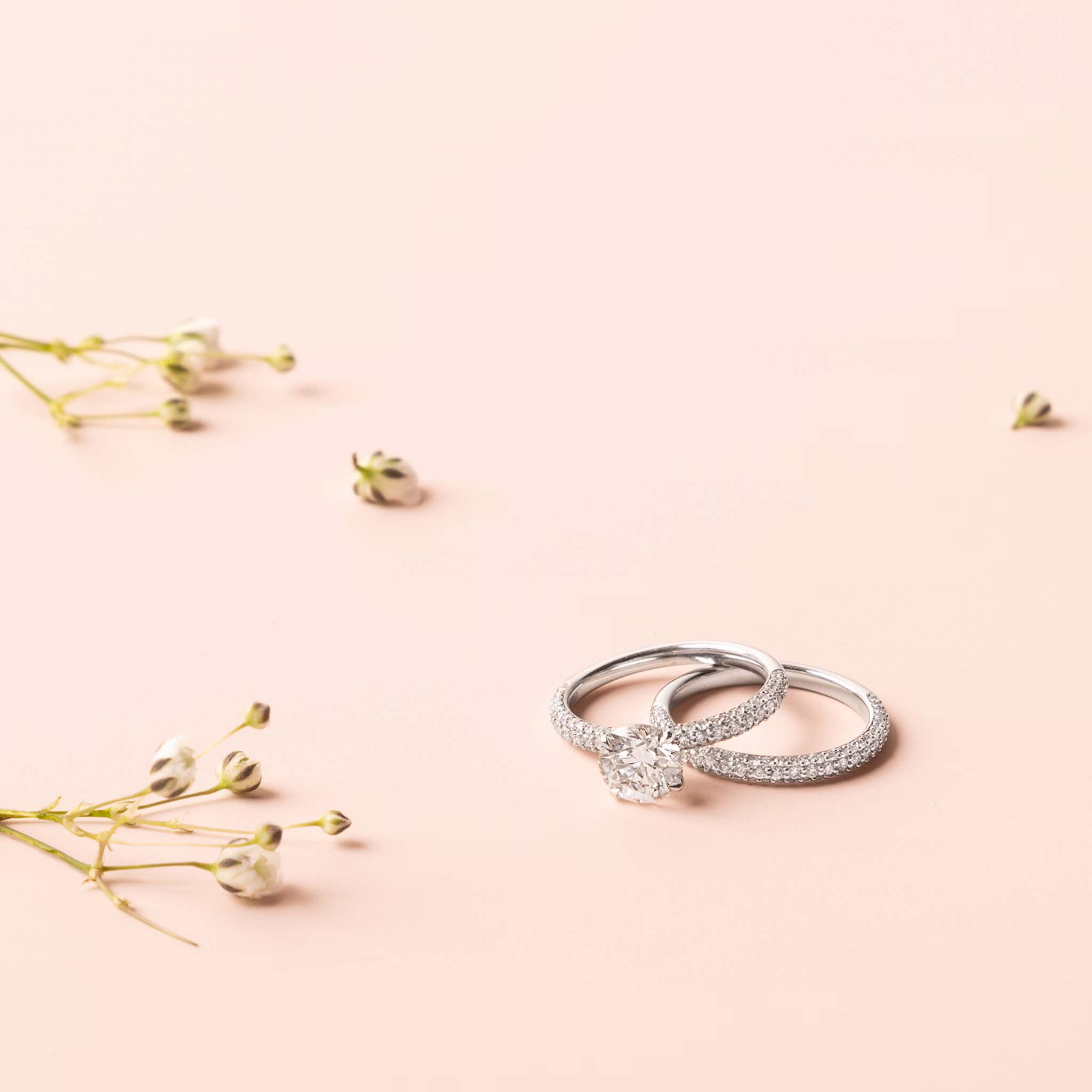 Pavé Dome | Rund | Platin | bandAccent: Mit Pavé-Besatz | caratWeight: other | diamondOrientation: vertical