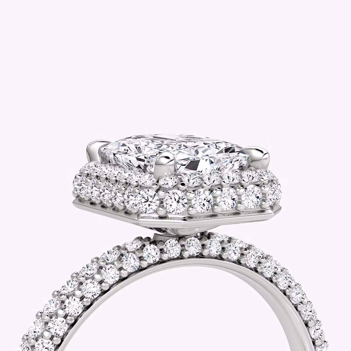 Anillo de compromiso Halo Dome | Radiante | Platino | bandAccent: Pavé | diamondOrientation: vertical | caratWeight: other