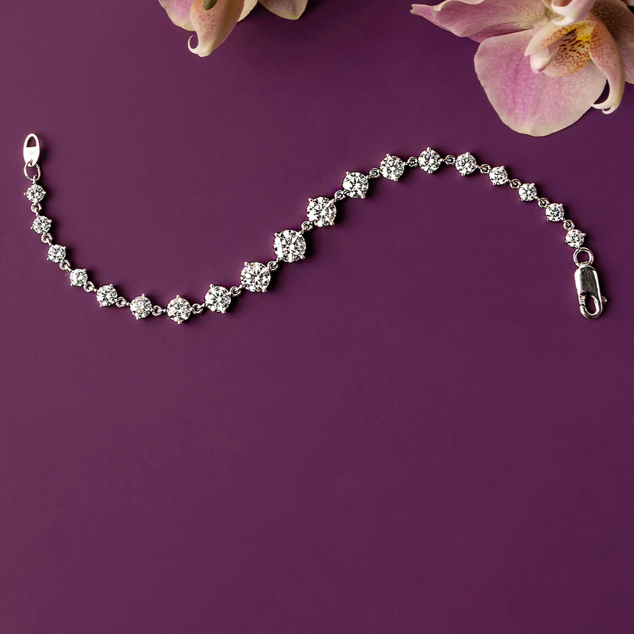 Infinity Linked Tennis Bracelet | Round Brilliant | 14k | White Gold | caratWeight: 6.6ct | chainLength: 6.5