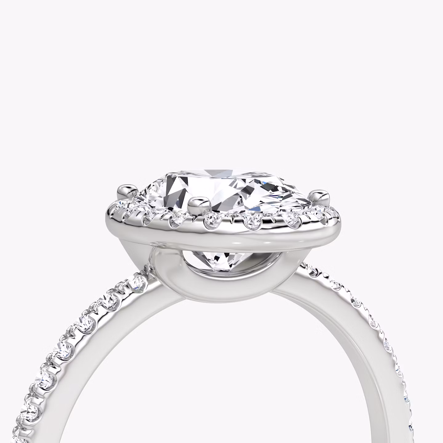 Anillo de compromiso Halo | Oval | Platino | bandAccent: Pavé | haloSize: original | diamondOrientation: vertical | caratWeight: other
