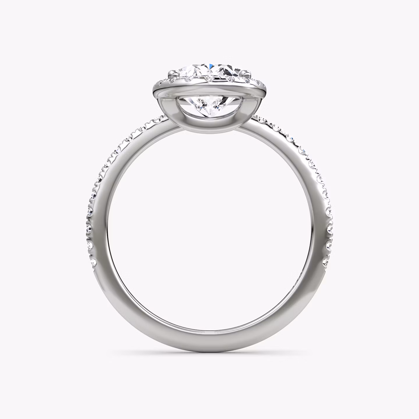Anillo de compromiso Halo | Oval | Platino | bandAccent: Pavé | haloSize: original | diamondOrientation: vertical | caratWeight: other