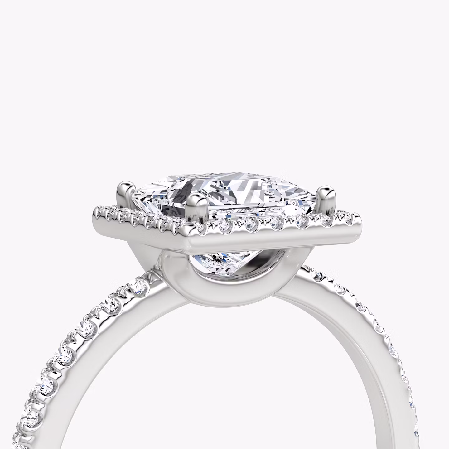 Anillo de compromiso Halo | Princesa | 18k | Oro blanco | bandAccent: Pavé | haloSize: original | diamondOrientation: vertical | caratWeight: other