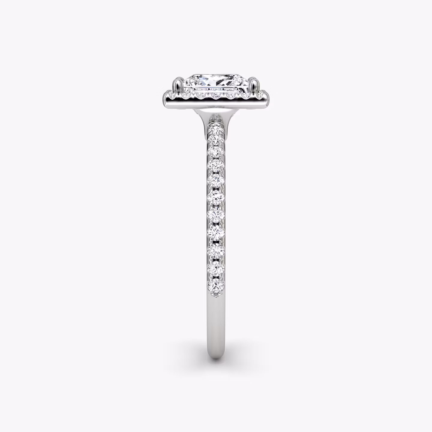 Anillo de compromiso Halo | Princesa | 18k | Oro blanco | bandAccent: Pavé | haloSize: original | diamondOrientation: vertical | caratWeight: other