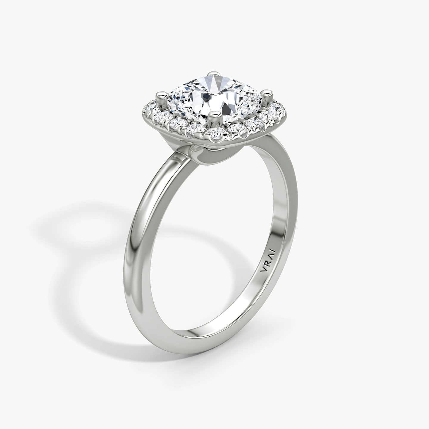 Anillo de compromiso Halo | Cojín | 18k | Oro blanco | bandAccent: Simple | haloSize: large | diamondOrientation: vertical | caratWeight: other