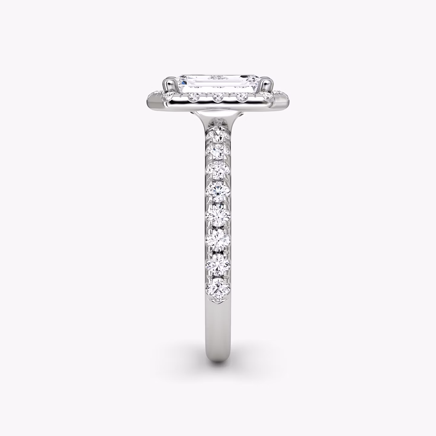 Halo | Emerald | 18k | Weißgold | bandAccent: Mit Pavé-Besatz | haloSize: large | diamondOrientation: vertical | caratWeight: other