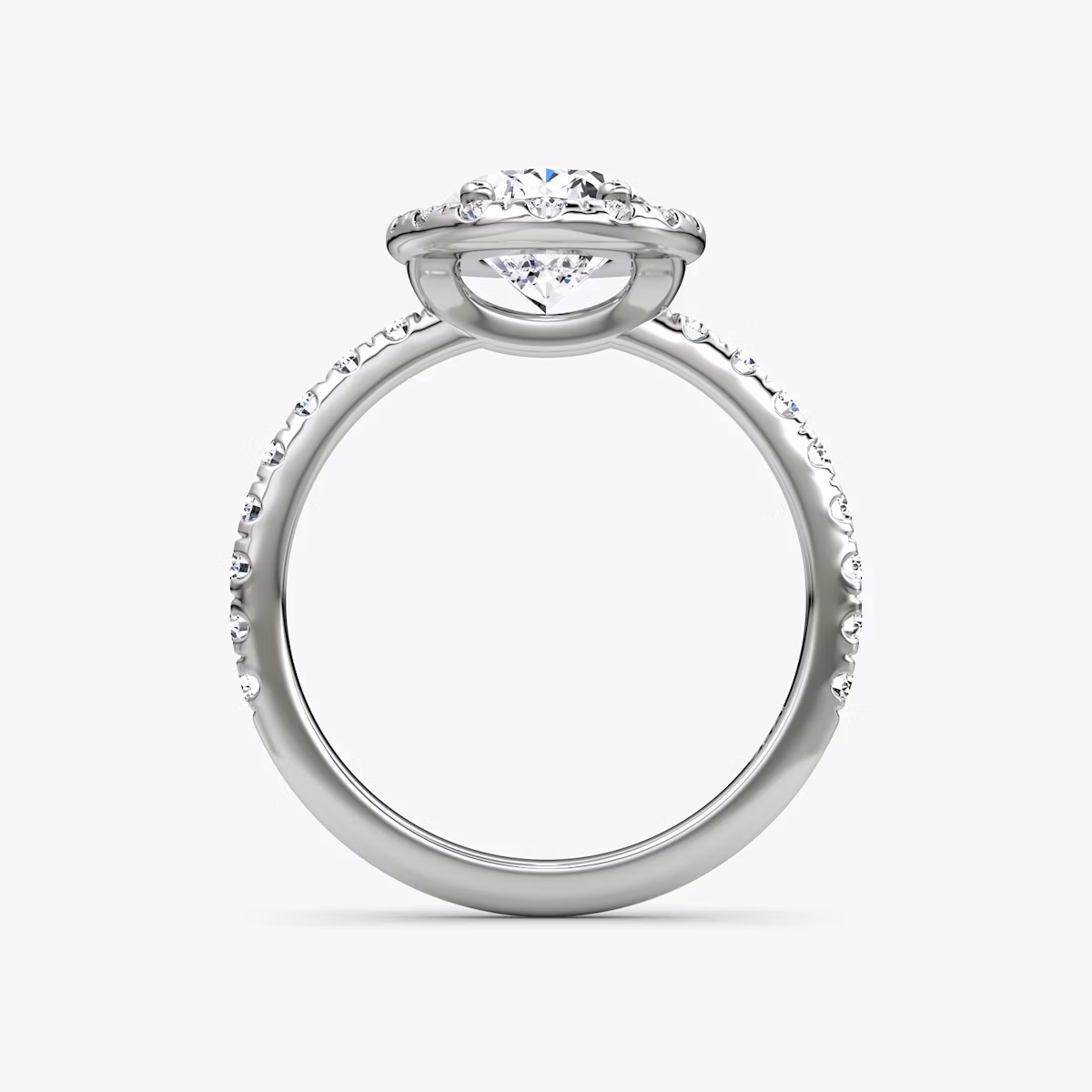 Anillo de compromiso Halo | Oval | Platino | bandAccent: Pavé | haloSize: large | diamondOrientation: vertical | caratWeight: other