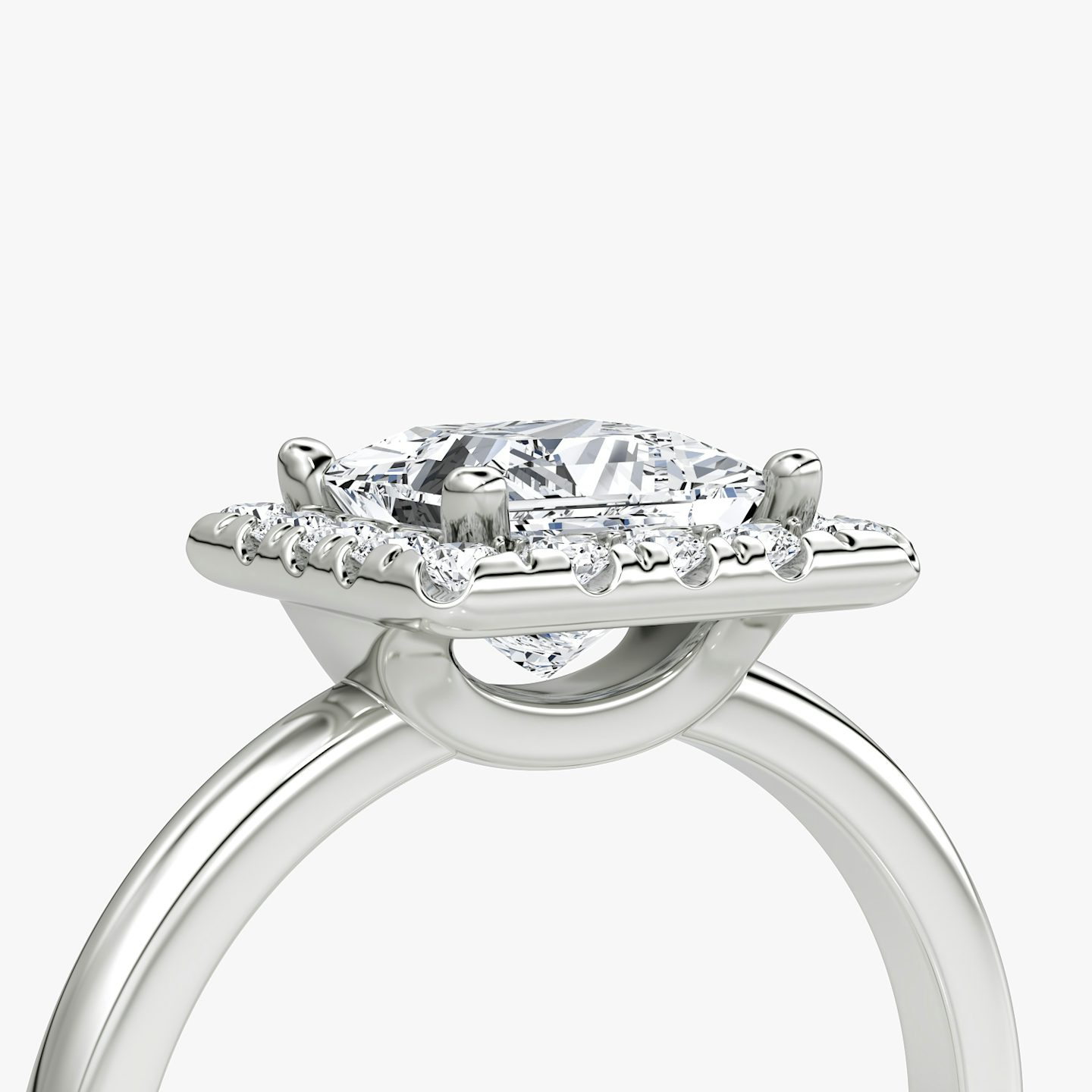 Anillo de compromiso Halo | Princesa | Platino | bandAccent: Simple | haloSize: large | diamondOrientation: vertical | caratWeight: other