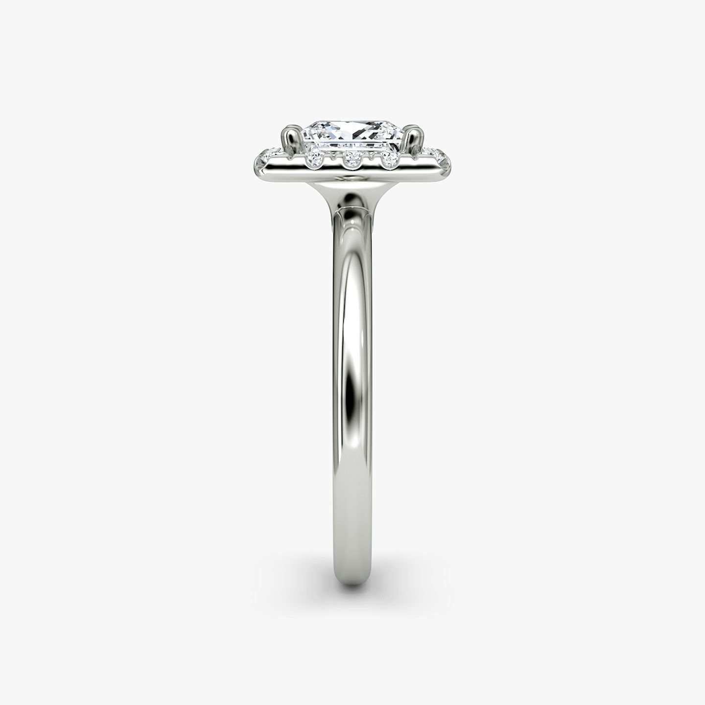 Anillo de compromiso Halo | Princesa | Platino | bandAccent: Simple | haloSize: large | diamondOrientation: vertical | caratWeight: other