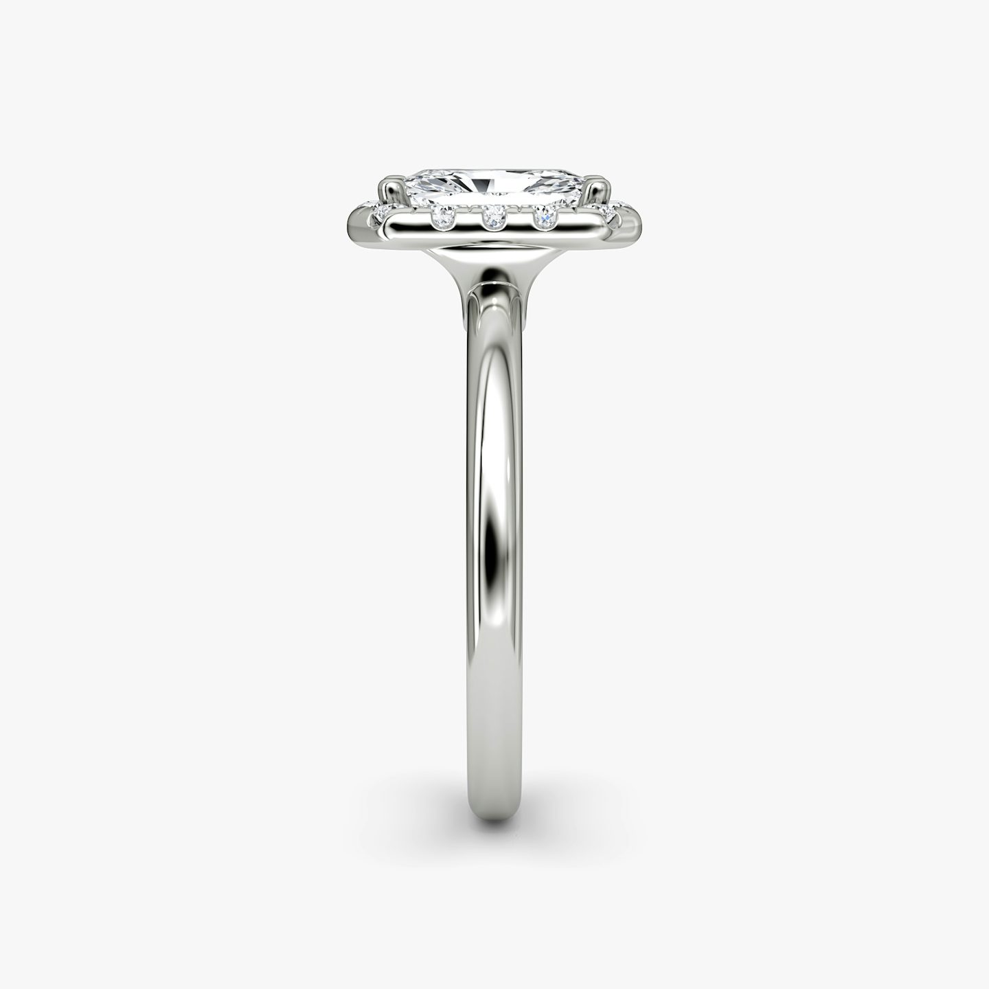 Anillo de compromiso Halo | Radiante | Platino | bandAccent: Simple | haloSize: large | diamondOrientation: vertical | caratWeight: other
