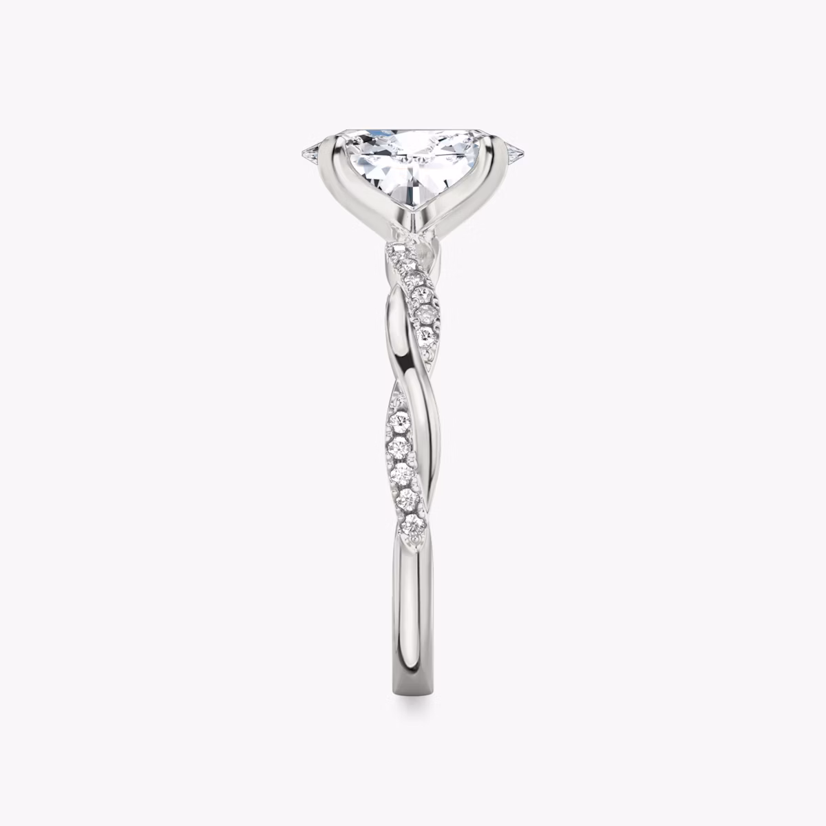 Anillo de compromiso Twisted Classic | Oval | Platino | bandAccent: Pavé twisted | diamondOrientation: vertical | caratWeight: other