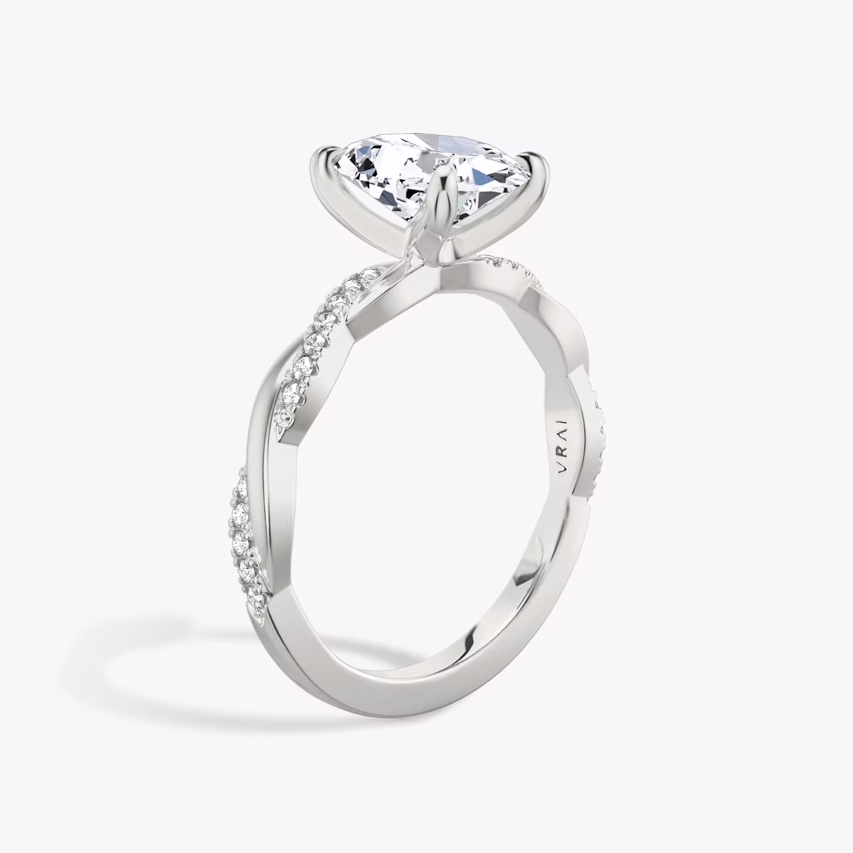 Anillo de compromiso Twisted Classic | Oval | Platino | bandAccent: Pavé twisted | diamondOrientation: vertical | caratWeight: other